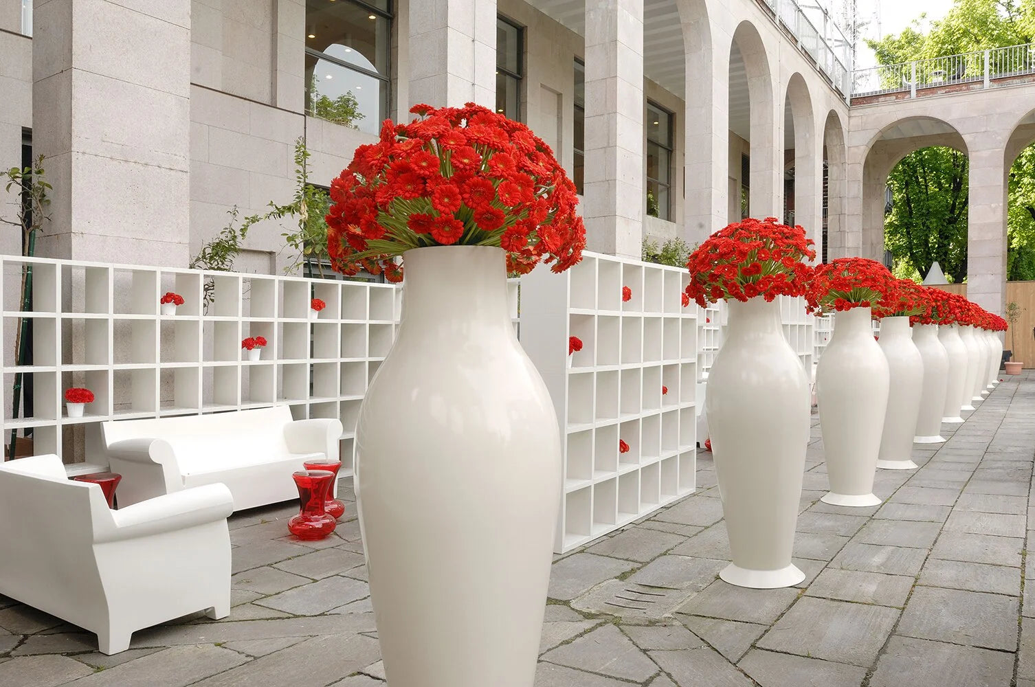 Kartell manque le vase de puissance de fleur, rouge