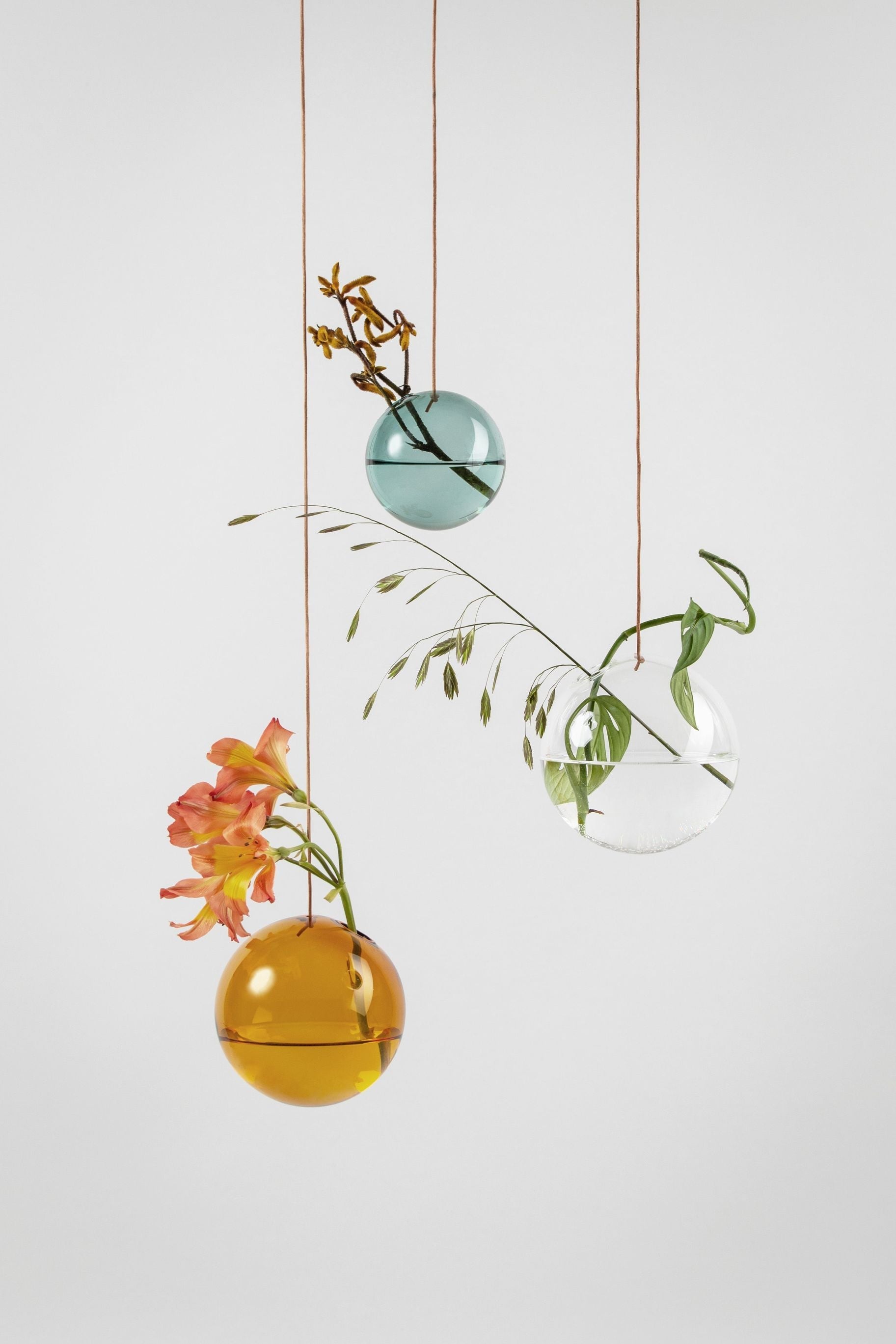Studio om hængende blomsterboble vase -medium, Amber