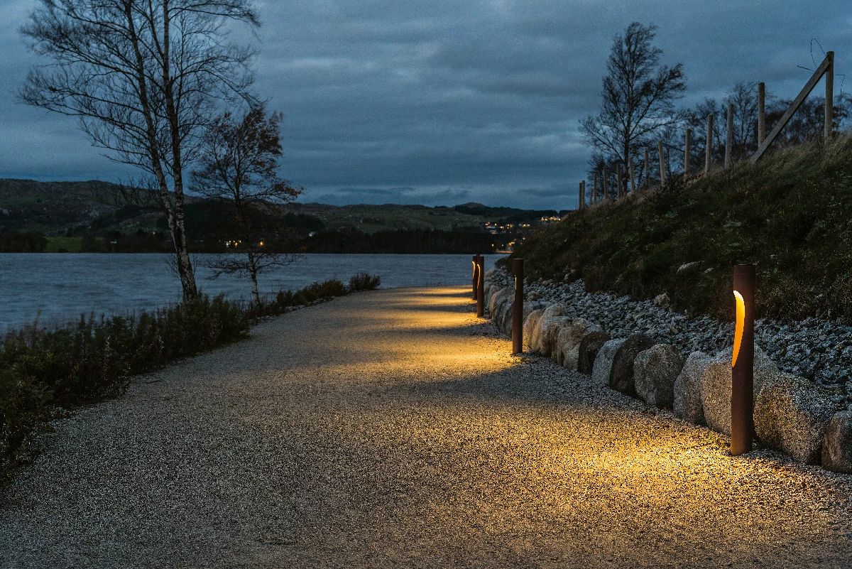 Louis Poulsen Flindt Bollard Klasse I führte 4000 K 12 W Dali Pfosten mit Basisplatte, Corten