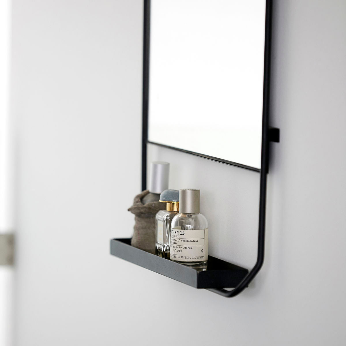 House Doctor Mirror w. estante, hdchic, negro