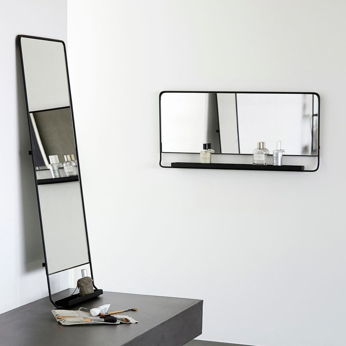 Huis Doctor Mirror W. plank, hdchic, zwart