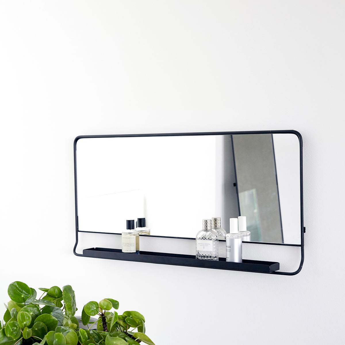 House Doctor Mirror w. shelf, HDChic, Black