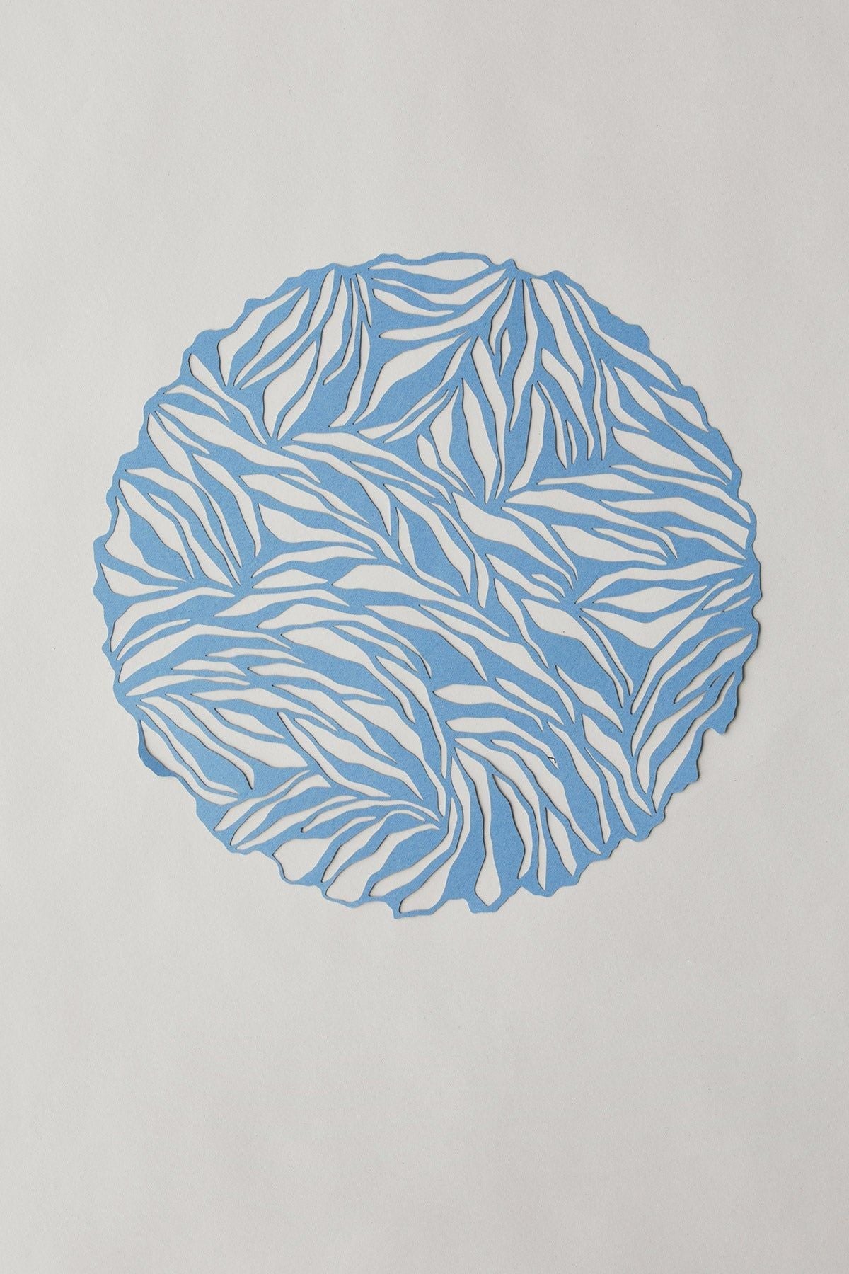 Estudio sobre Papercut A4 Círculo orgánico, azul de hielo
