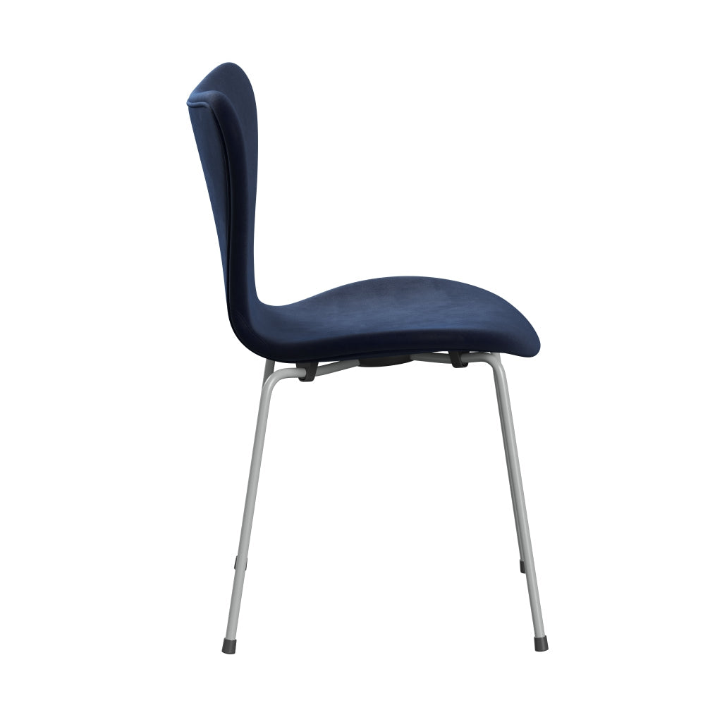 Fritz Hansen 3107 chaise pleine d'ameublement, neuf gris / belfast en velours minuit bleu