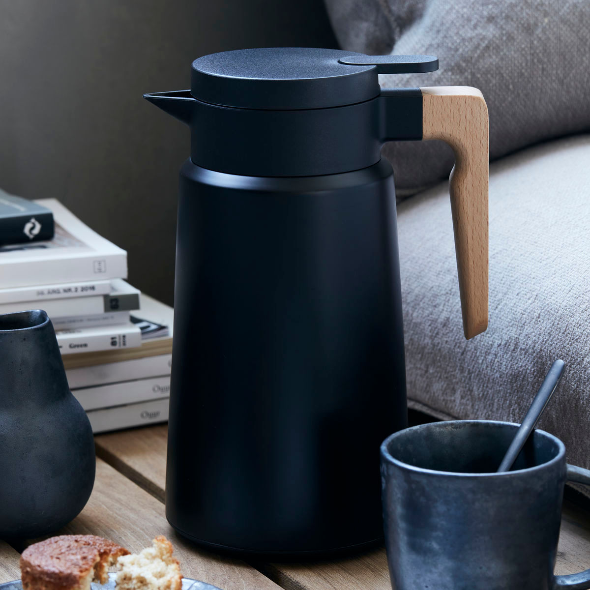 Doctor de la casa Thermos, HDCole, negro