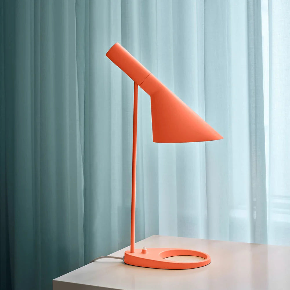 Louis Poulsen AJ Mini Tischlampe, Elektrisch Orange 