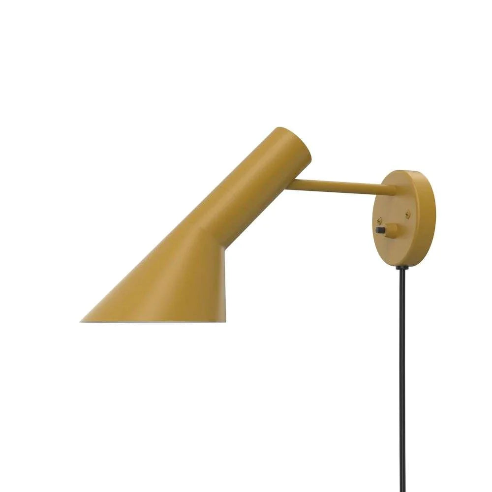 Lámpara de pared de Louis Poulsen AJ V3, amarillo ocre