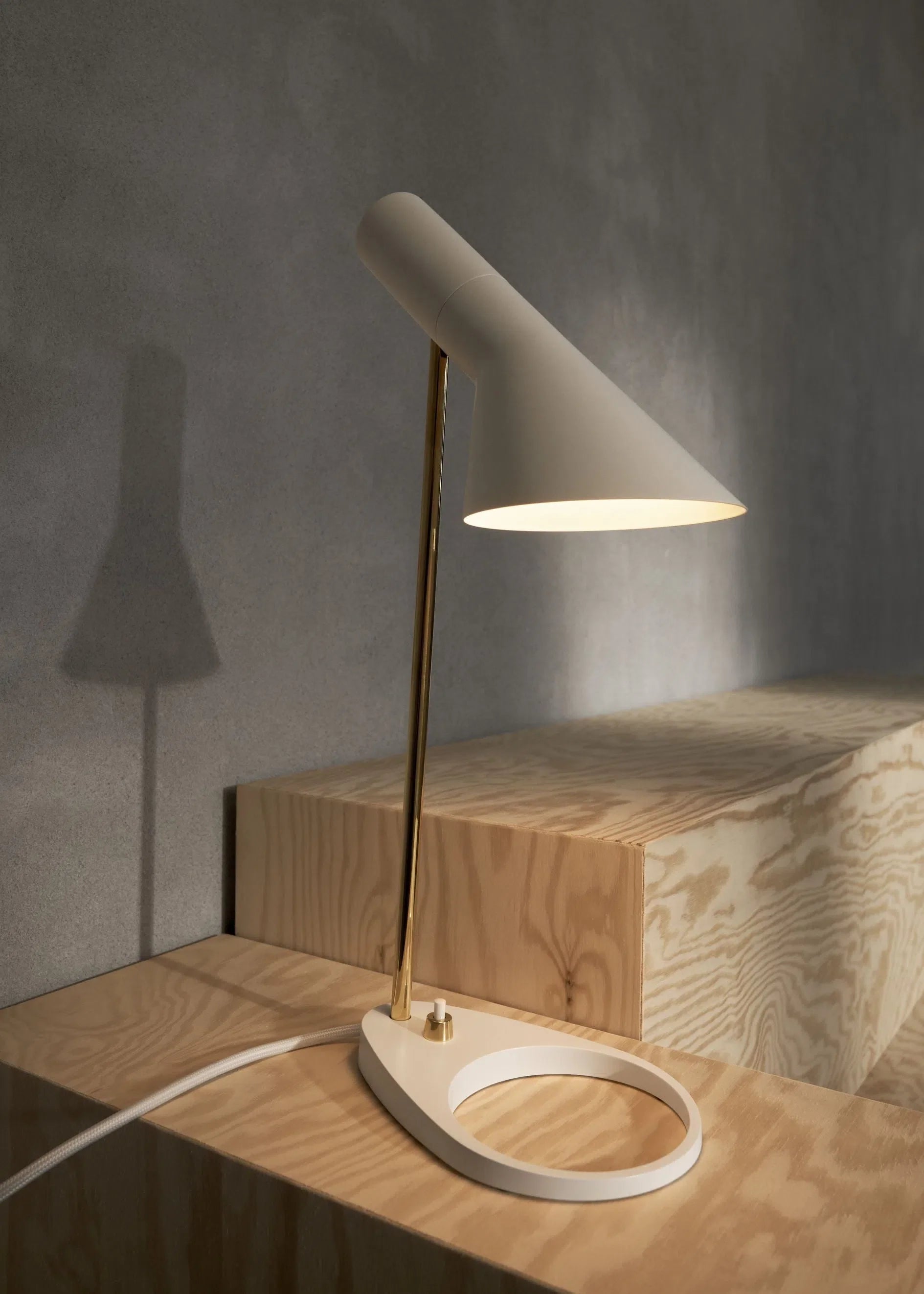 Louis Poulsen AJ Mini Table Table Lamp, édition anniversaire