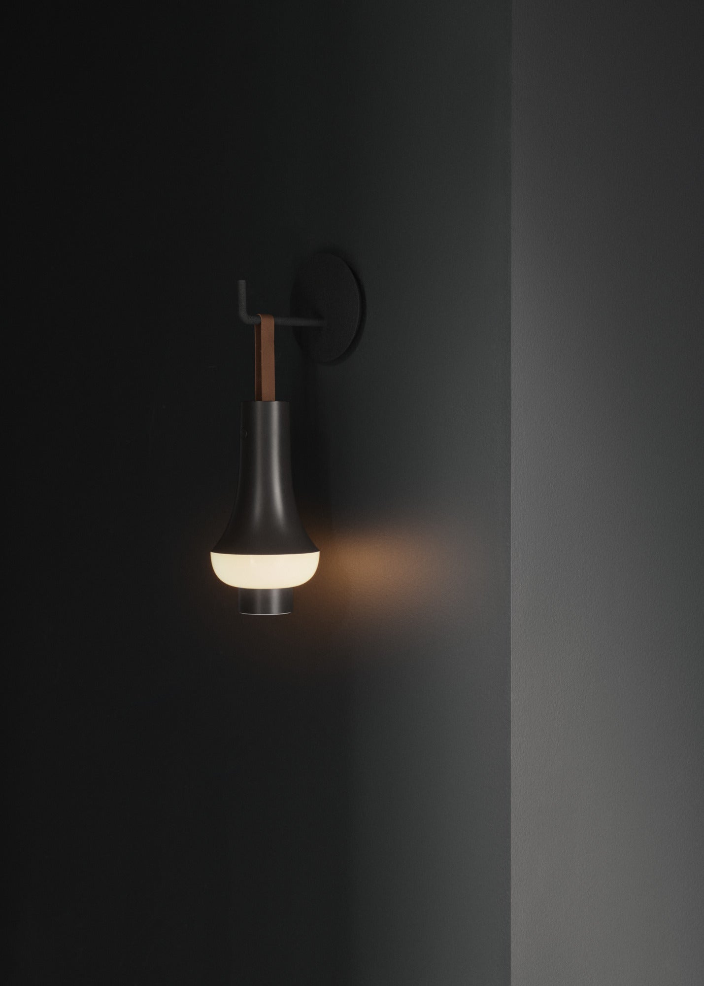 Louis Poulsen Tomoshi bærbar lampe, mørkebrun