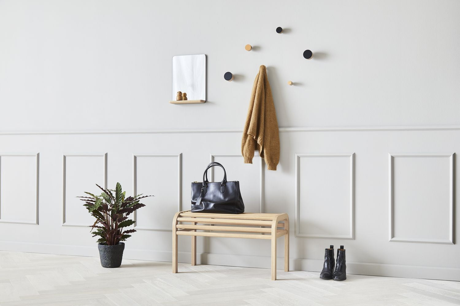 Crochet de contraste de meubles Andersen Ø7 cm, chêne / noir