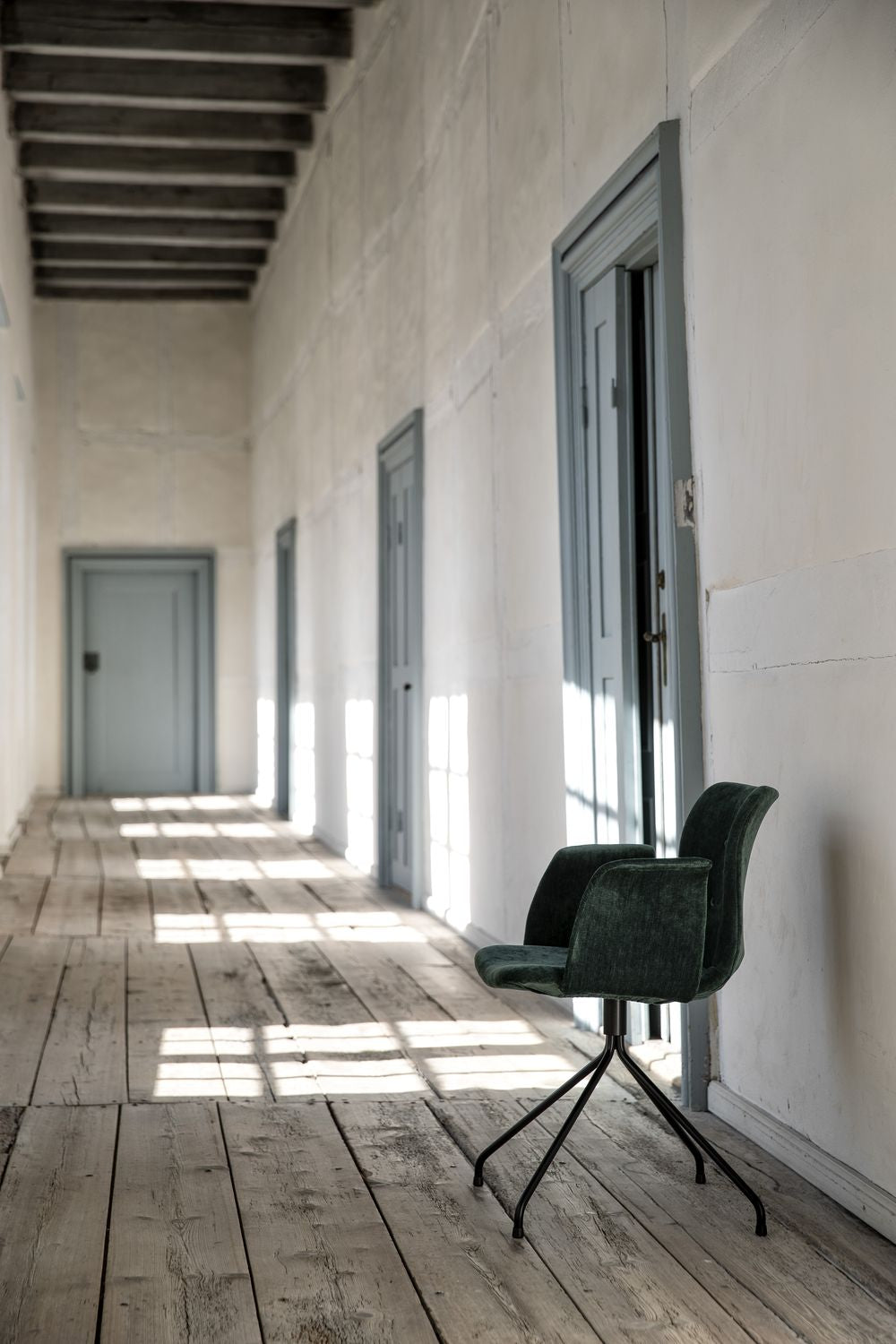 Bent Hansen Primum -stol med armstöd rostfritt stål ram, Cognac Adrian läder