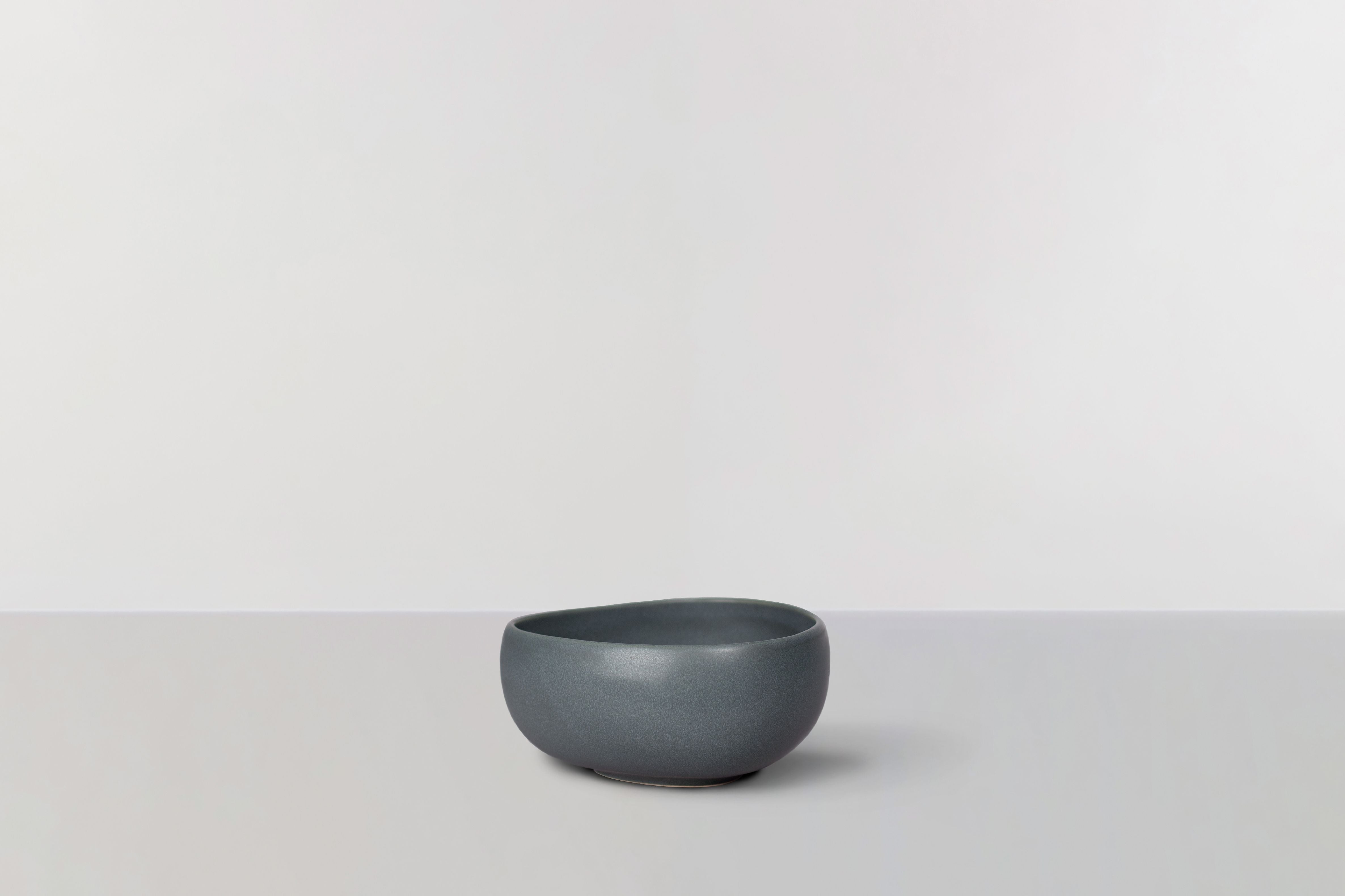 Ro Collection Signature Bowl Medium, Ocean profond