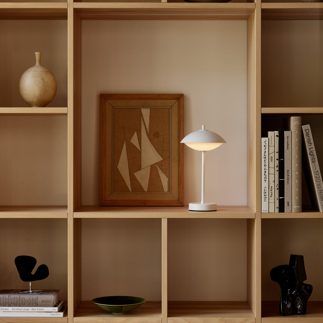 Fritz Hansen Clam™ Tragbare Lampe, Weiß