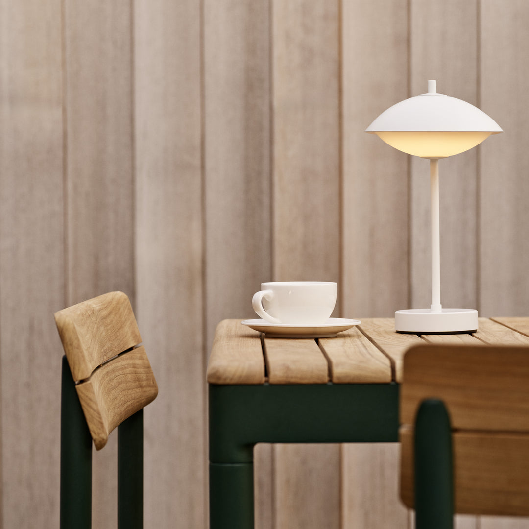 Fritz Hansen Clam™ Tragbare Lampe, Weiß