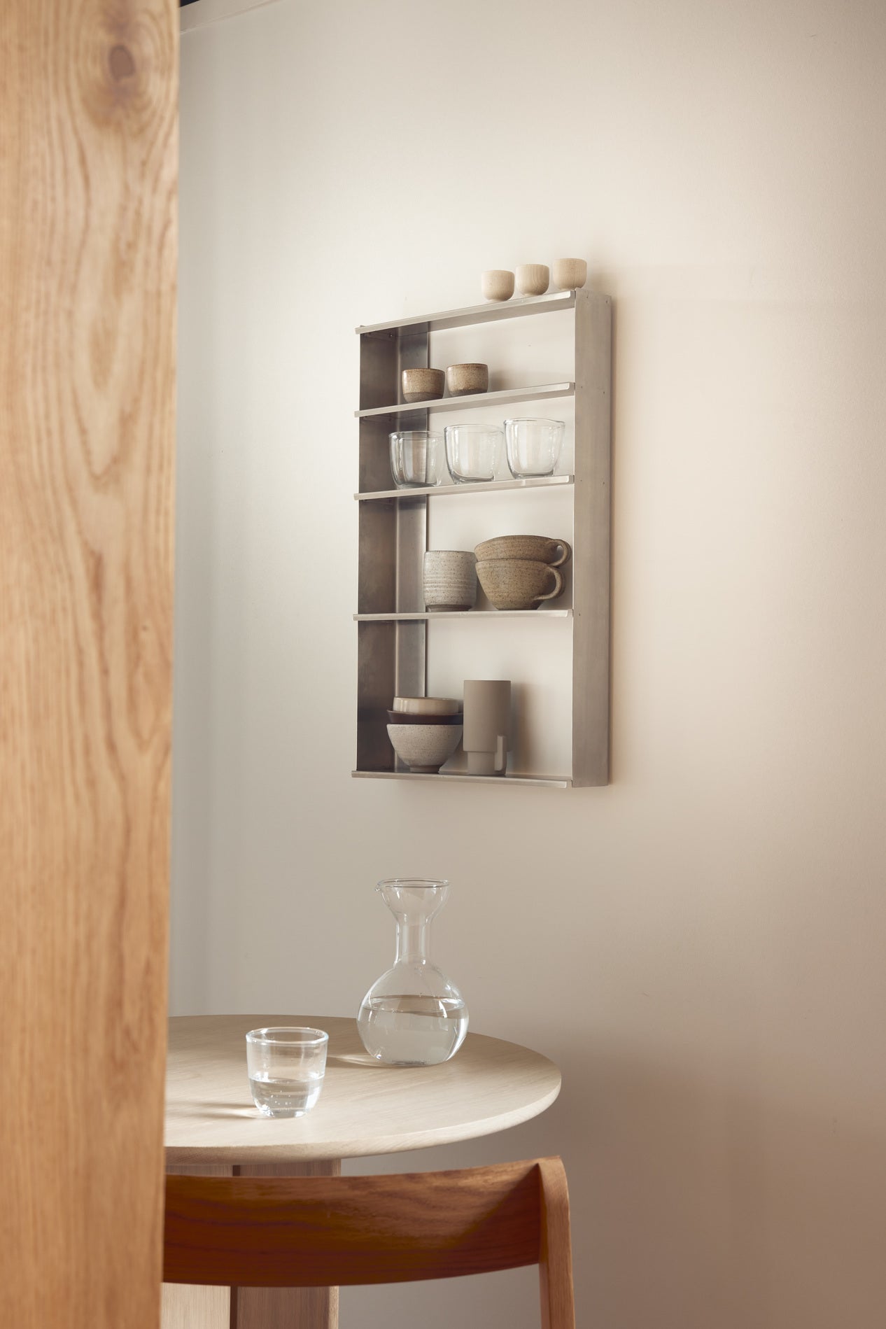 Form & Refine Taper Shelf Case, 40 X 65