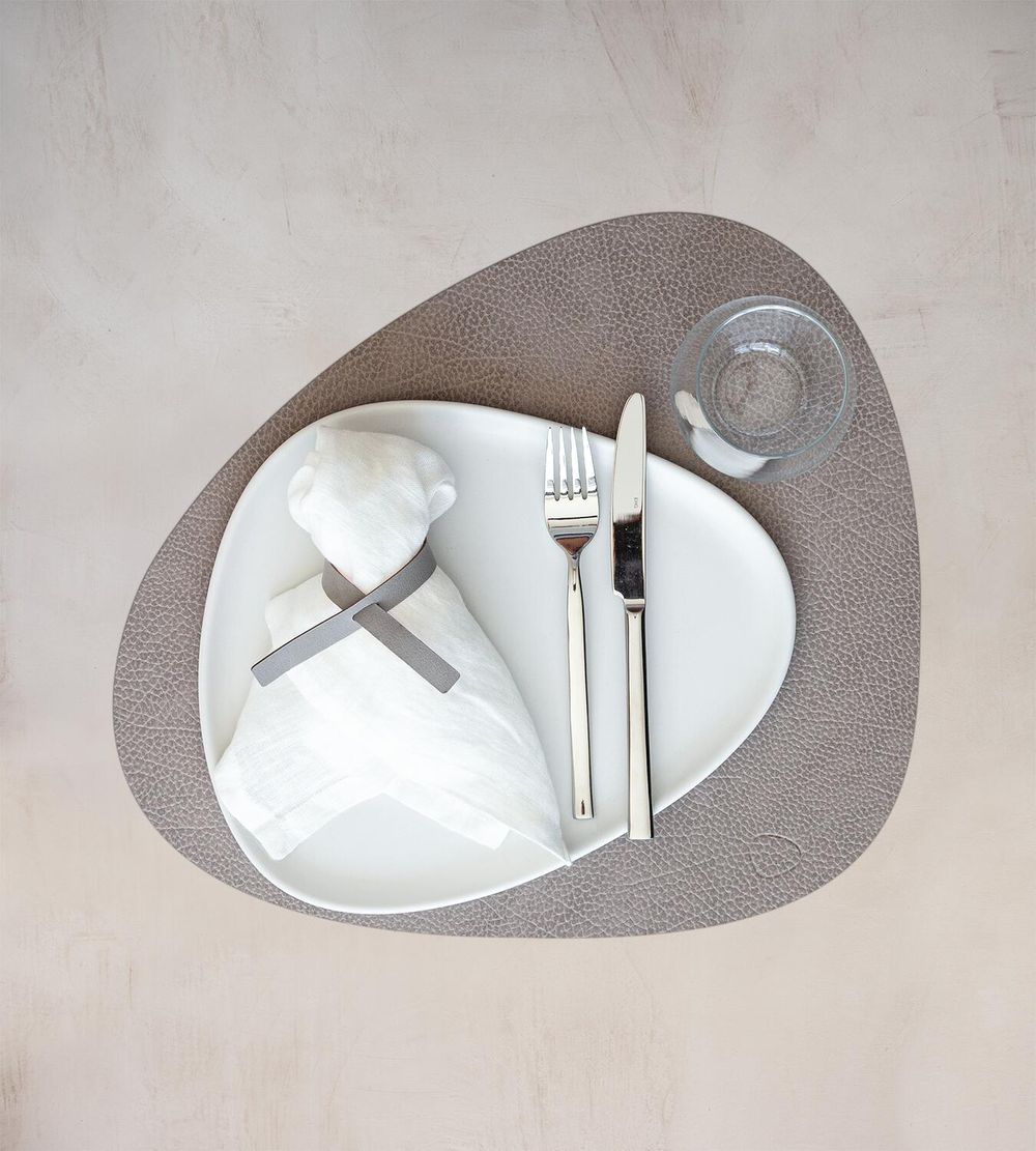 Lind ADN Curve Placemat Hippo Leather L, gris chaud