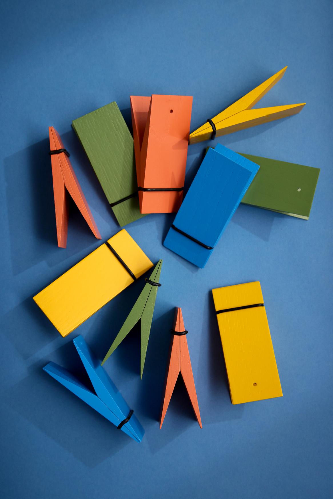 Moebe Pinch, Blue