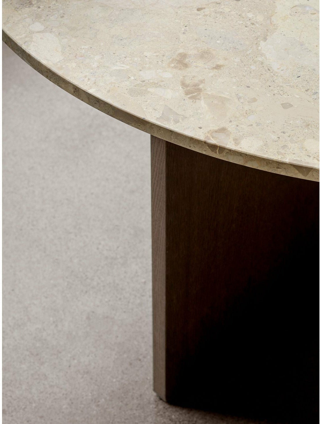 Audo Copenhagen Androgyne spisebord mørk farvet eg/mørk farvet eg, Ø120 cm