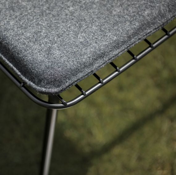 Audo Copenhague WM String Seat Cushion Outdoor / Lounge, Gris foncé