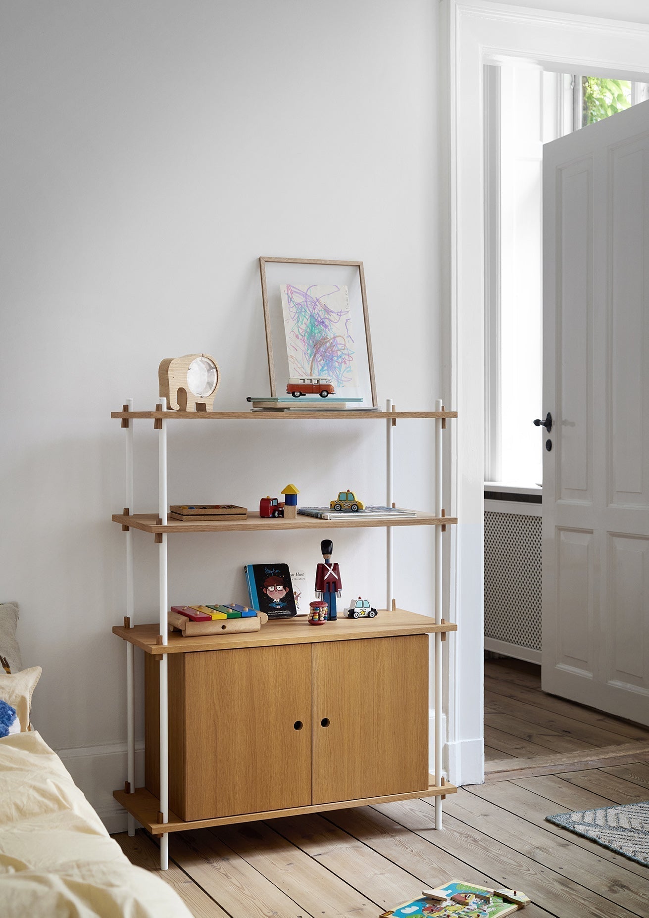 Moebe Shelving System S.200.2.B, Oak/White