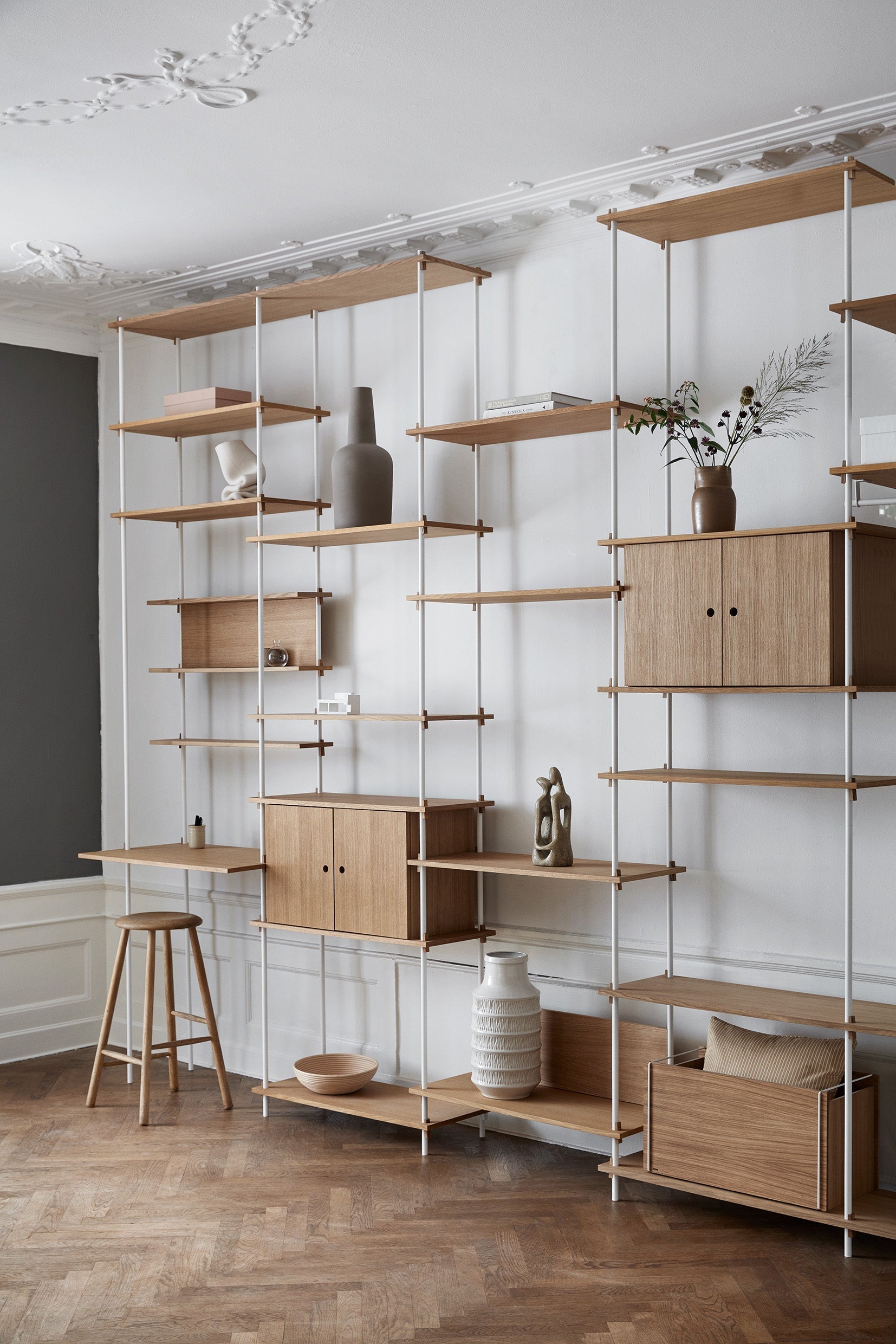 Moebe Shelving System S.255.2.B, Oak/White