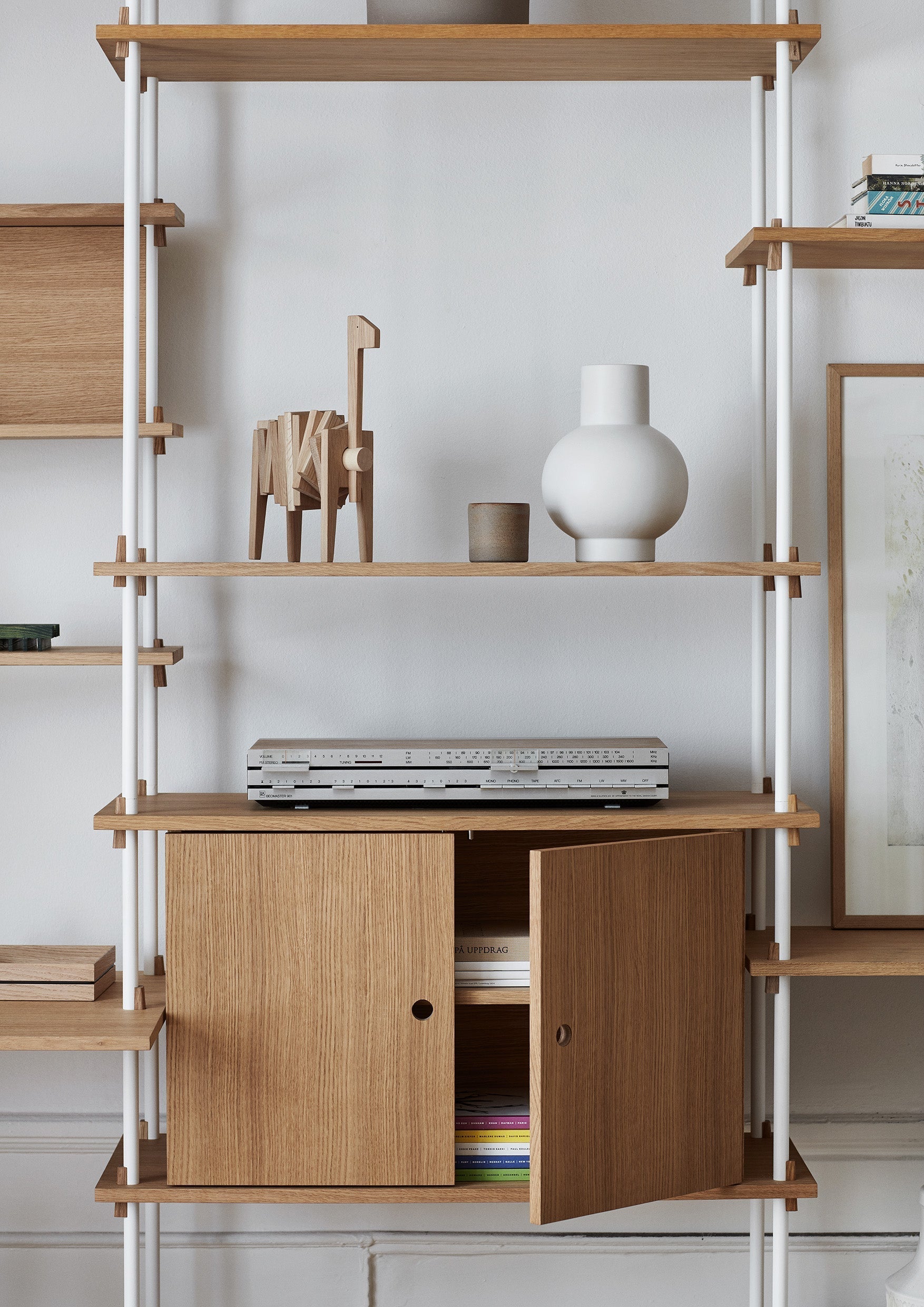 Moebe Shelving System S.255.3.A, Oak/White