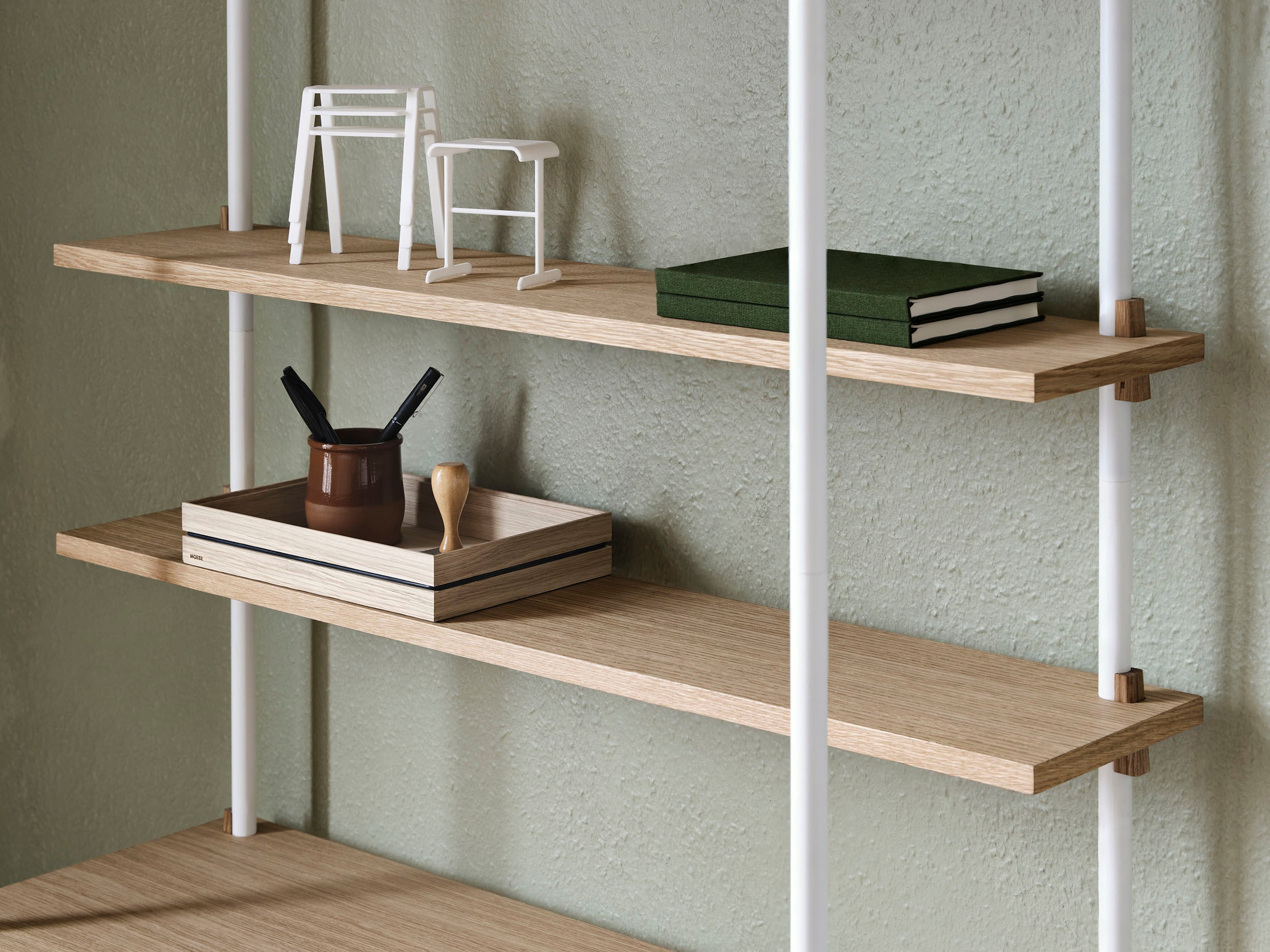 Moebe Shelving System S.255.3.A, Oak/White