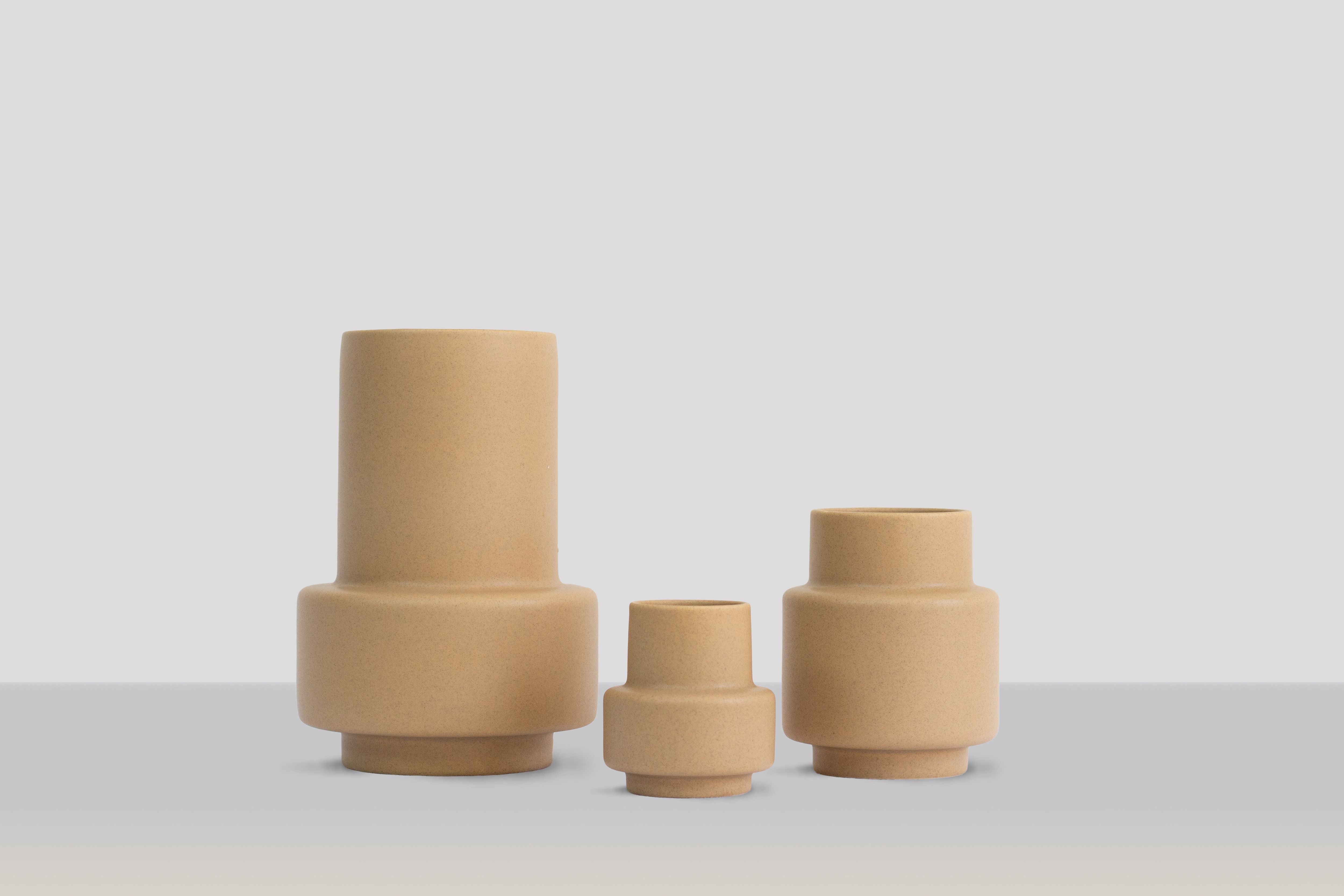 Collection RO Hurricane Vase en céramique Small, Soft Ochère