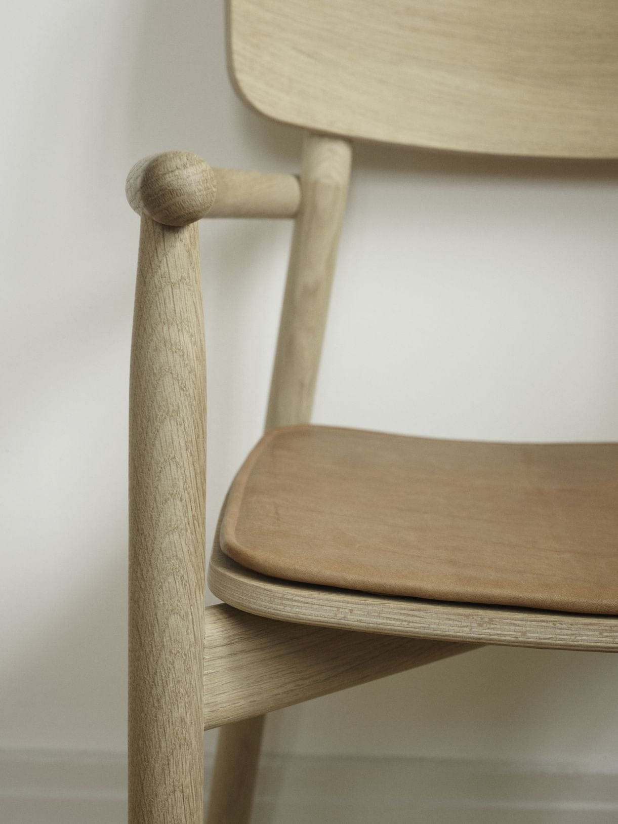 Skagerak Hven -Sessel, weiße pigmentierte Eiche gezogen