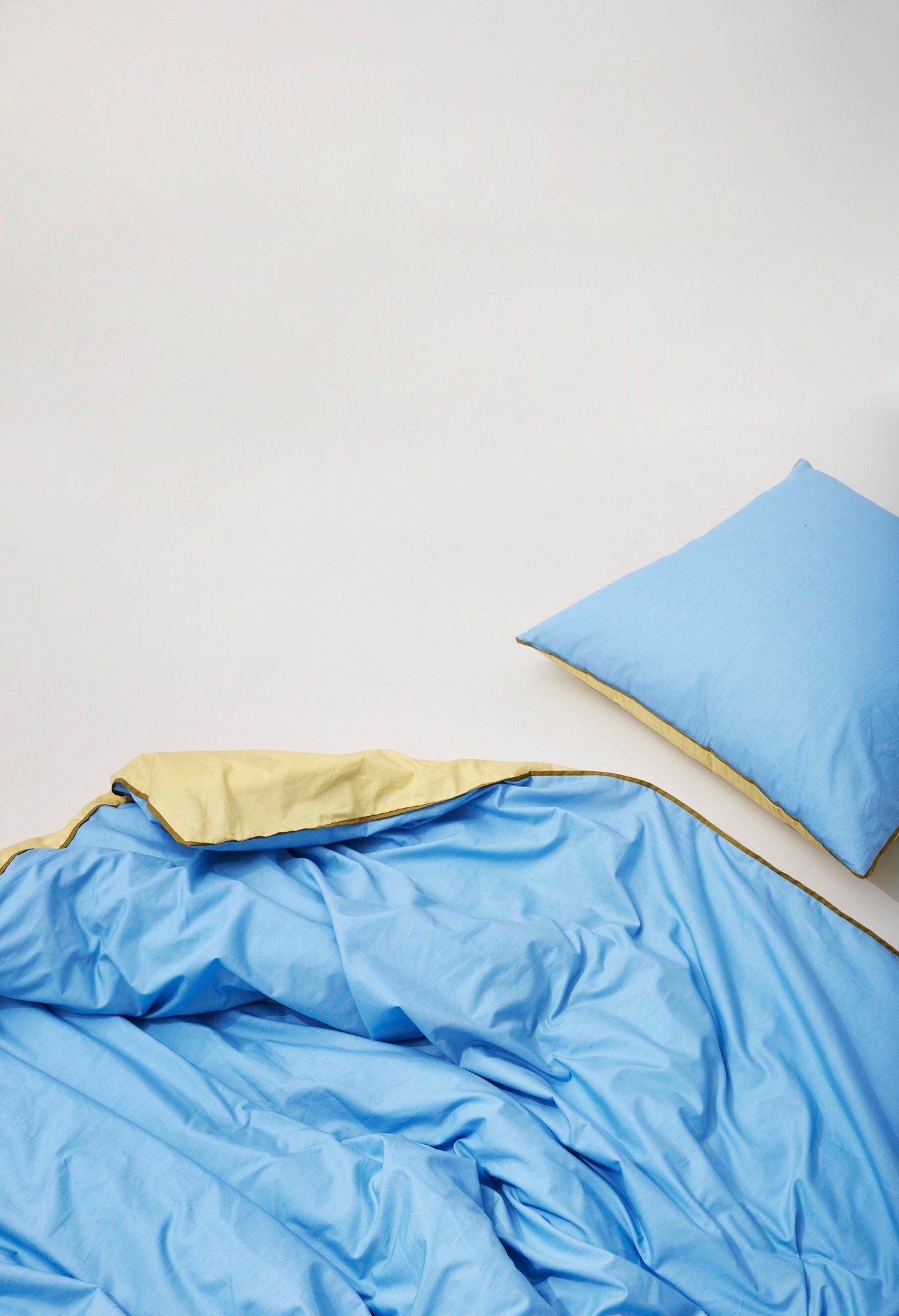 Hübsch Aki Bed Linen 80/200 blauw/geel