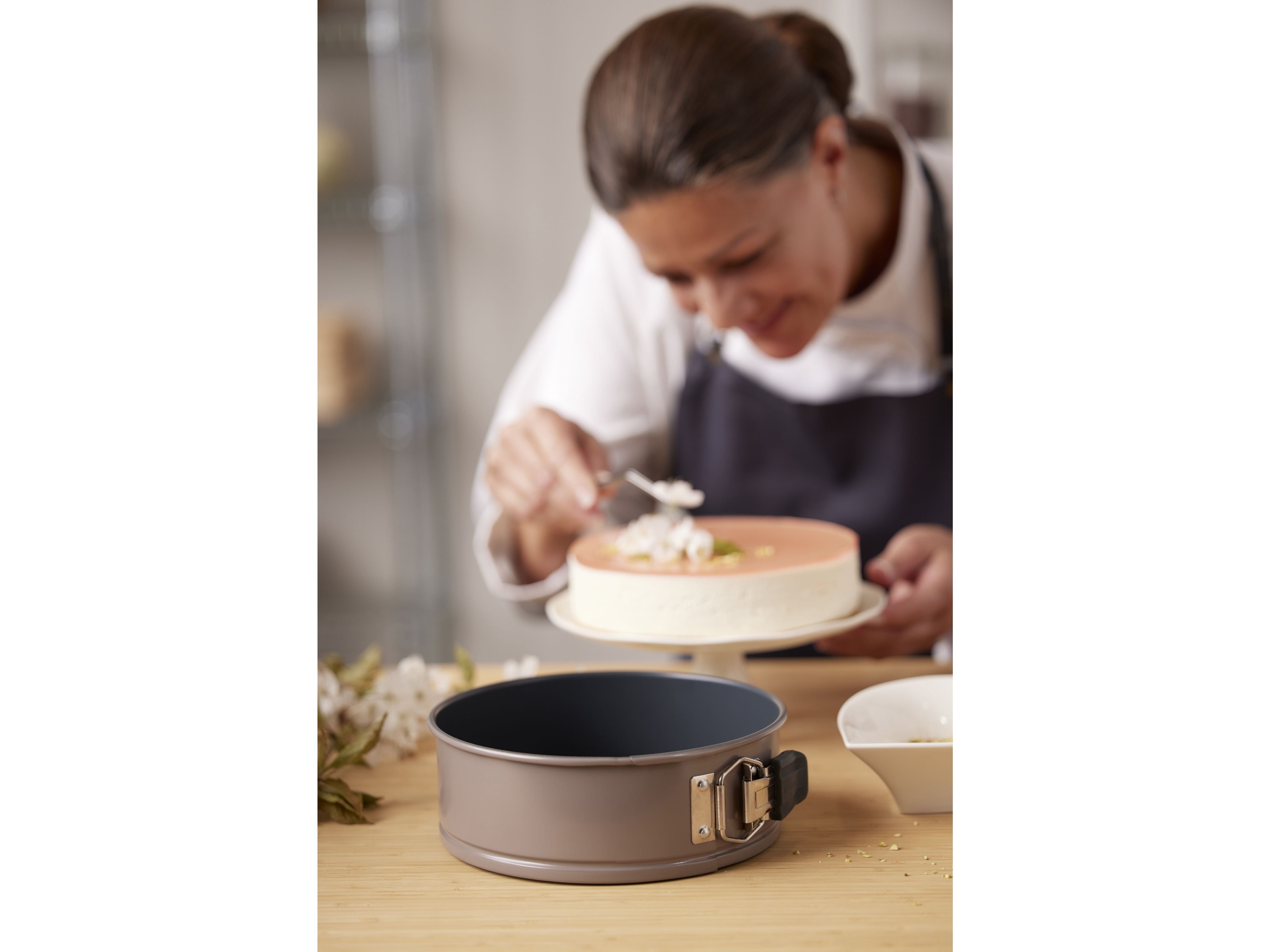 [product_category]-Blomsterbergs Cake Tin Latte, ø 24 Cm-Blomsterbergs-5722000309024-30902-BLO-3