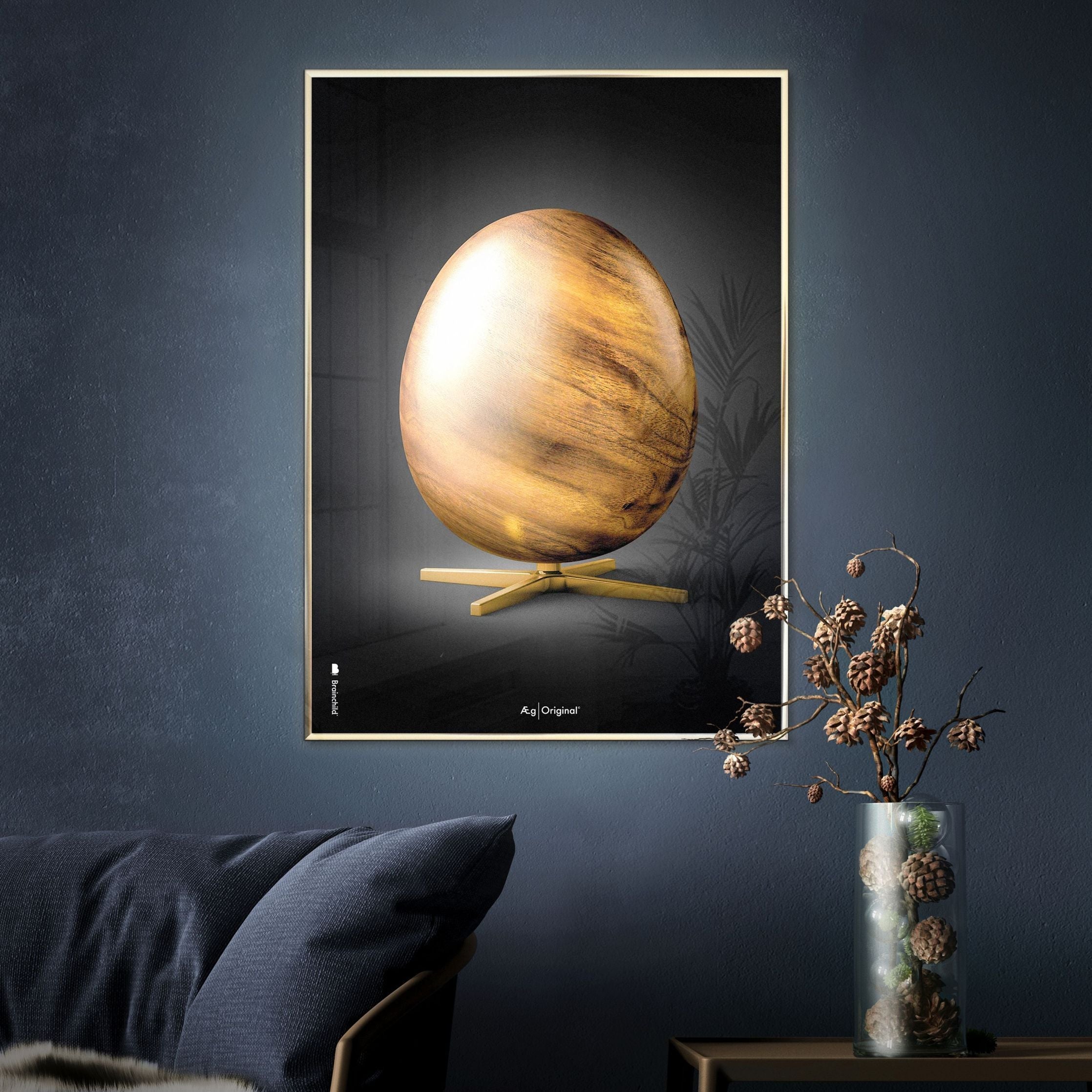 Brainchild Egg Figures Poster, messing gekleurd frame 50 x70 cm, zwart