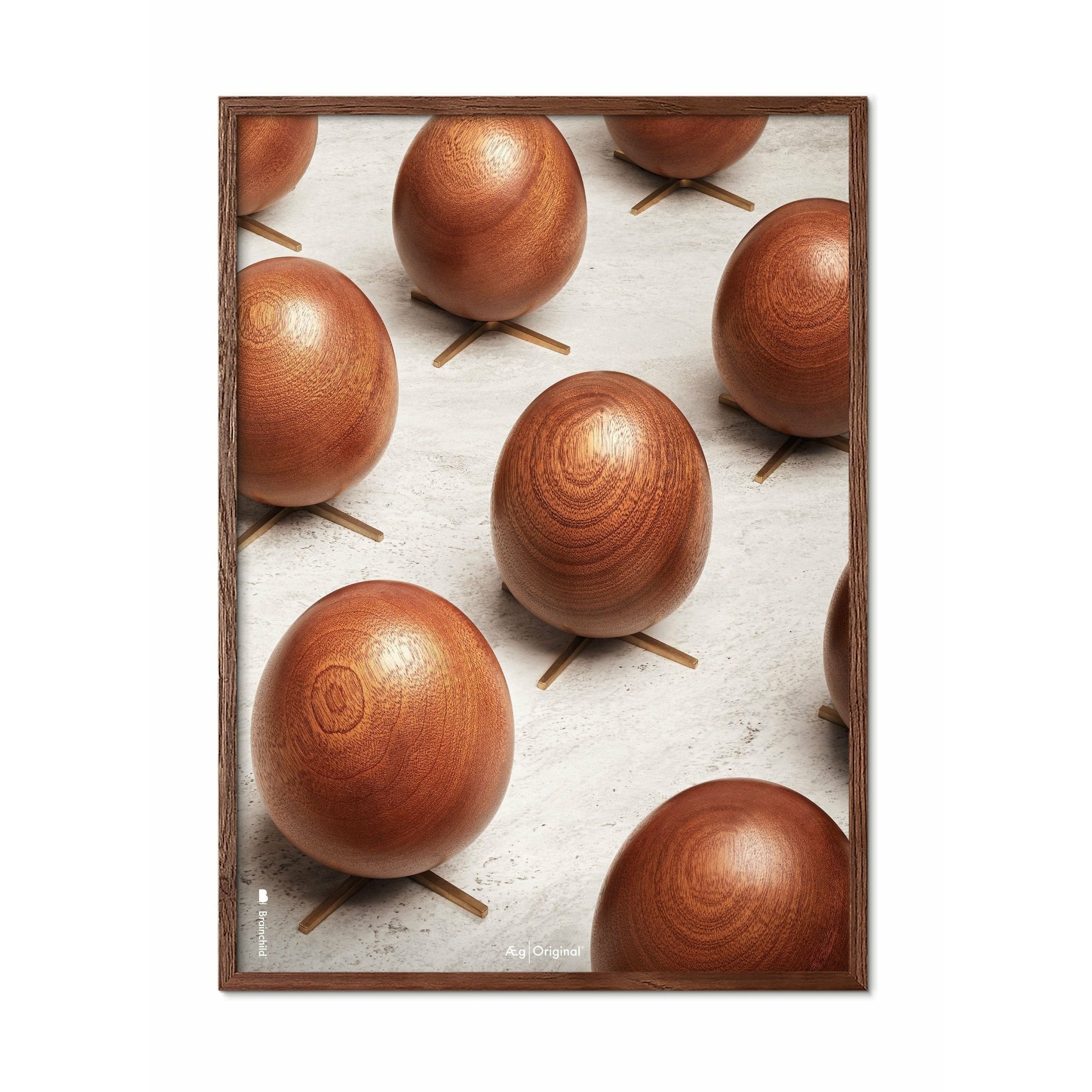 Brainchild Egg Parade Poster, Rahmen aus dunklem Holz, 50 x 70 cm