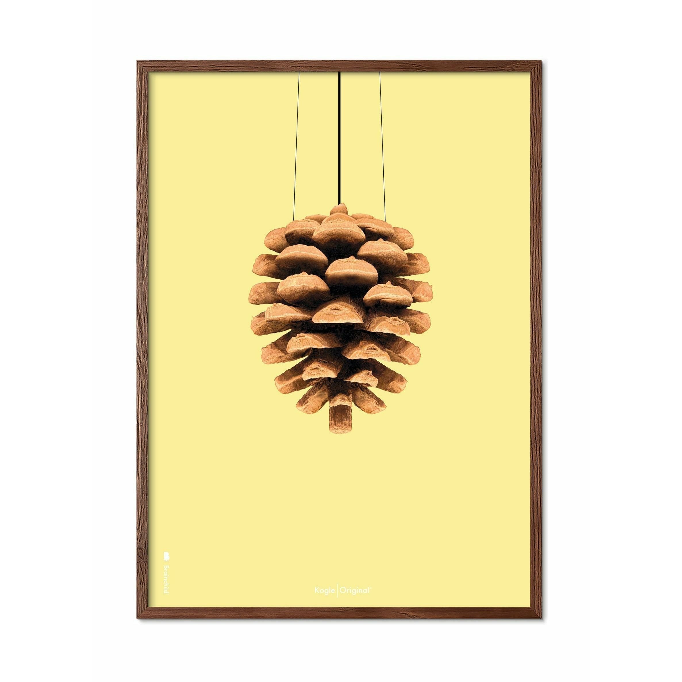 Brainchild Pine Cone Classic Poster, ramme lavet af mørk træ 30x40 cm, gul baggrund