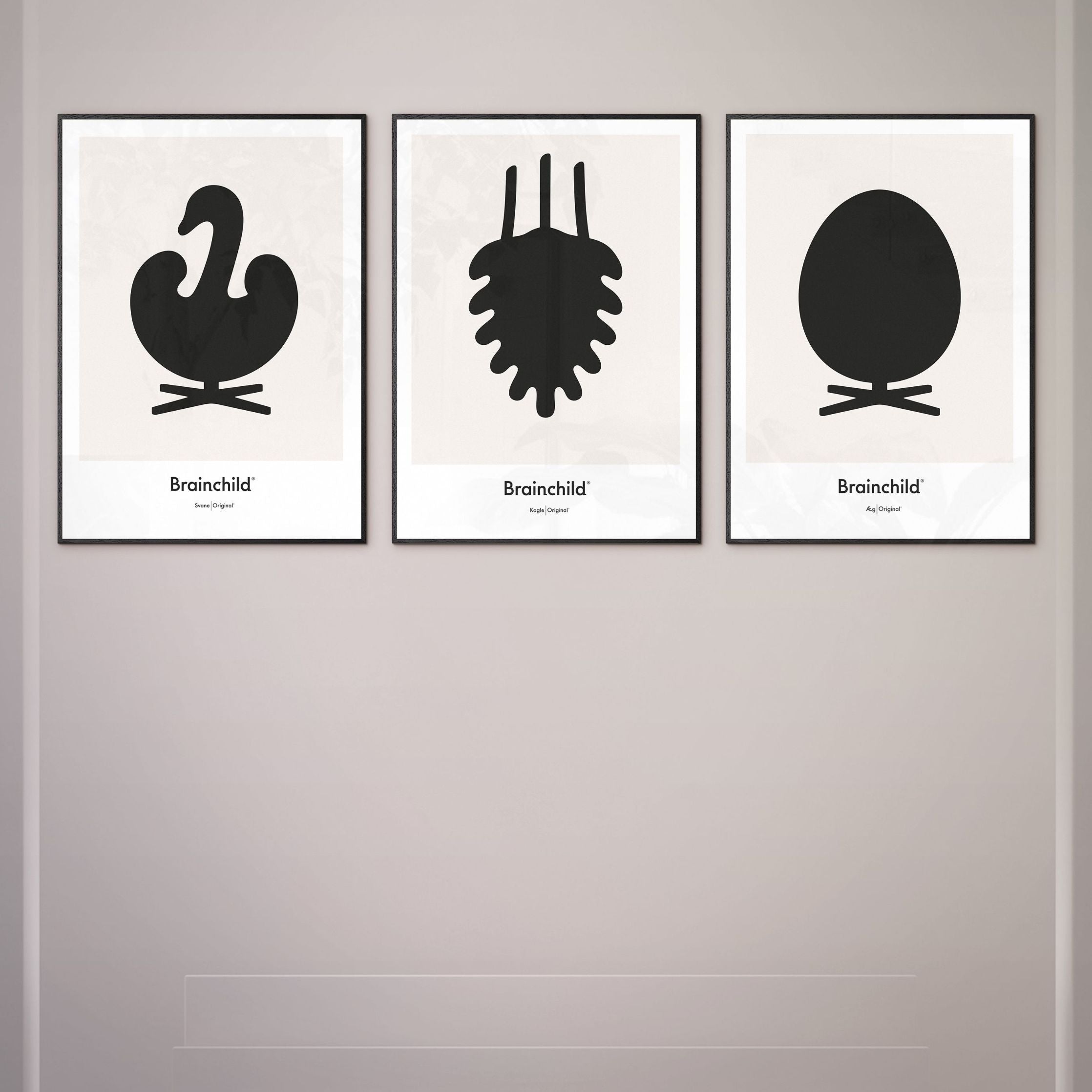 Brainchild Swan Design Icon Poster, Frame Made Of Dark Wood 70 X100 Cm, Grey