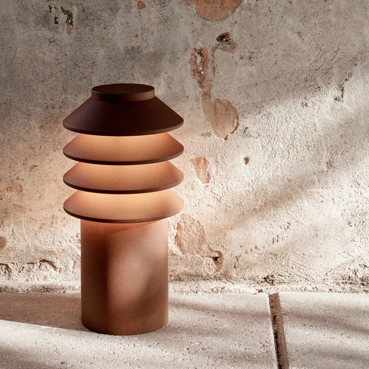 Louis Poulsen BySted Garden Bollard førte 2700 K 14 W Spike med adapter lang, Corten