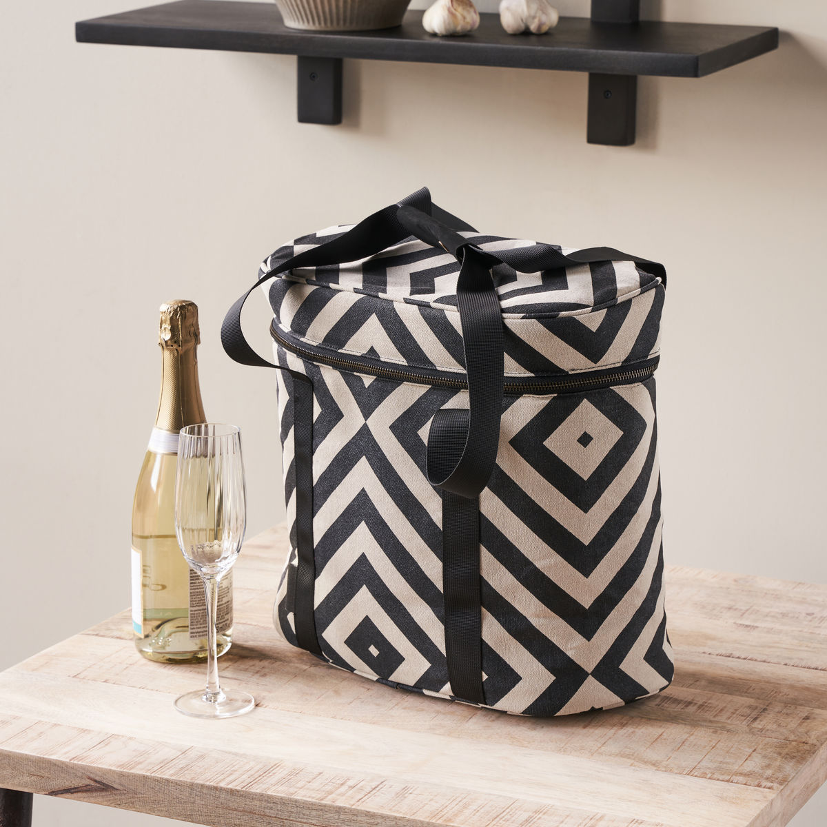 Maison Doctor Coolingbag, HDSATT, Black / Off-White