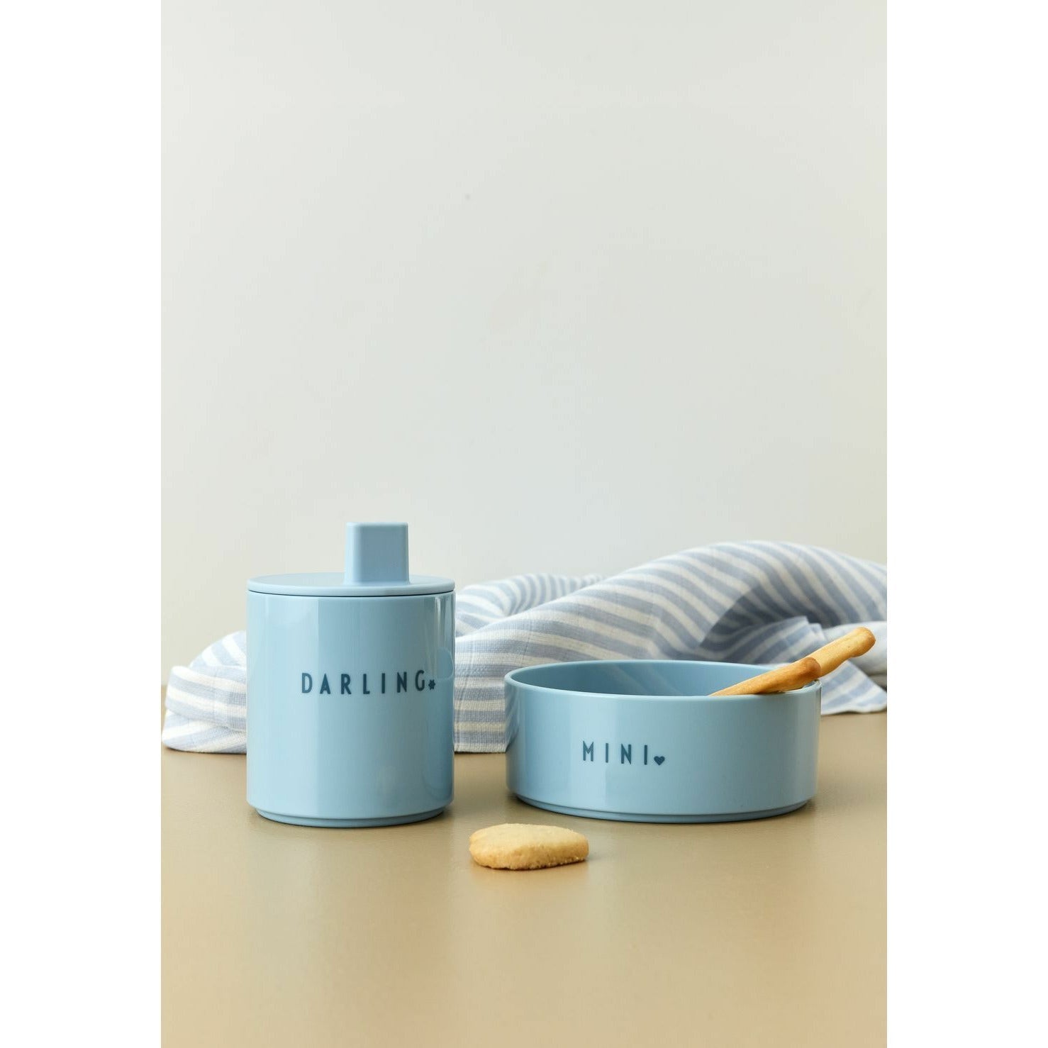 Lettres de design mini tasse préférée bleu clair, chérie