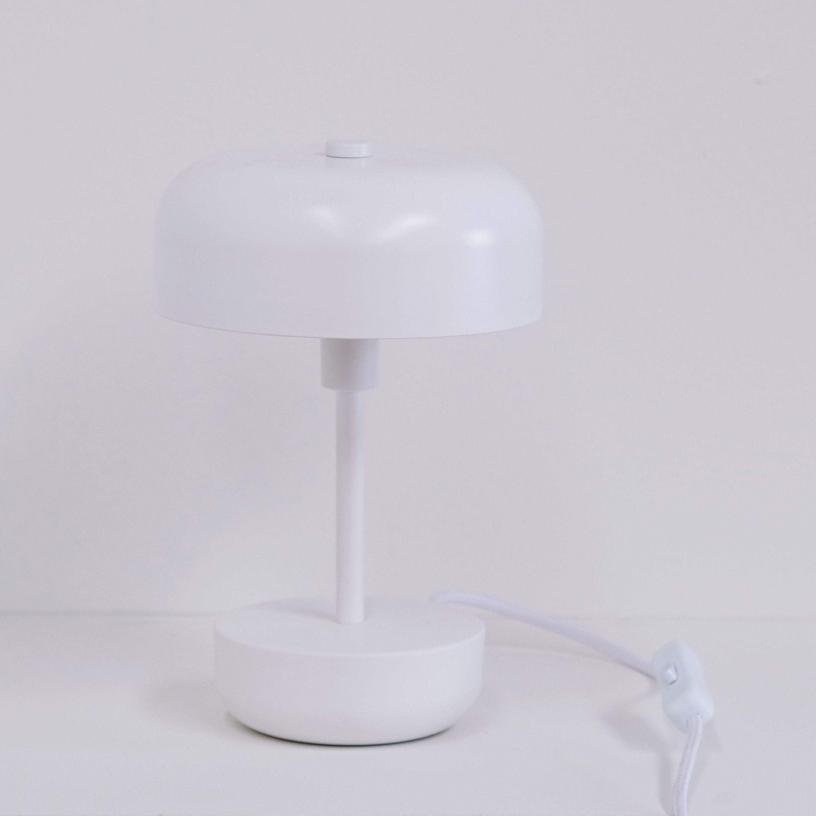 Lampe de table Dyberg Larsen Haipot, blanc