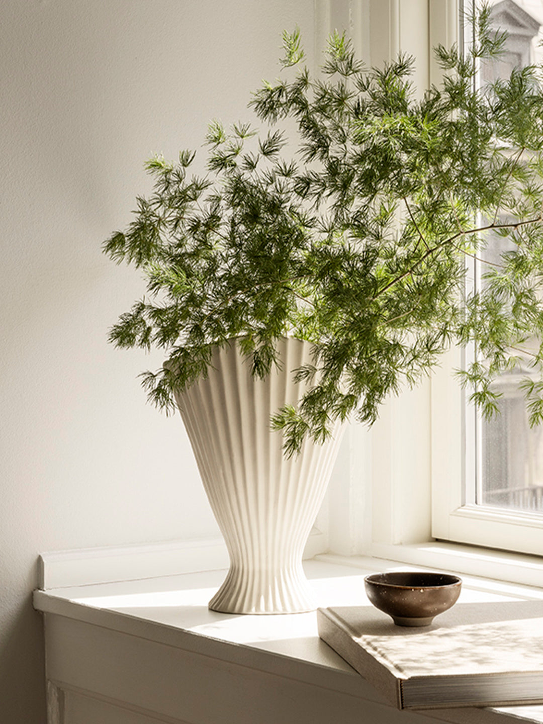 [product_category]-Ferm Living Fountain Vase, Off White-Ferm Living-5704723277583-1104264792-FER-3