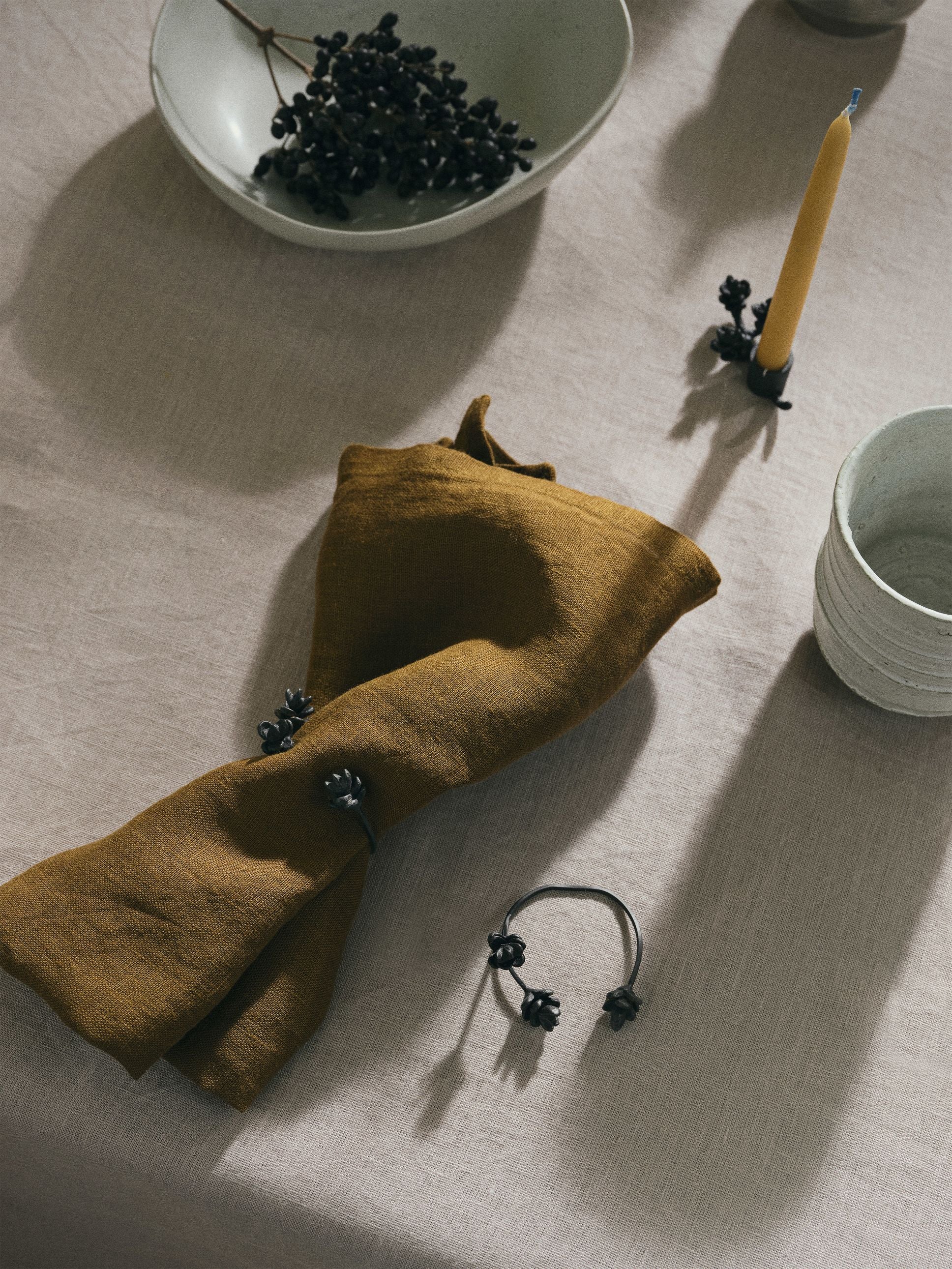 Ferm Living Forest Napkin Rings Ensemble de 4, laiton noir