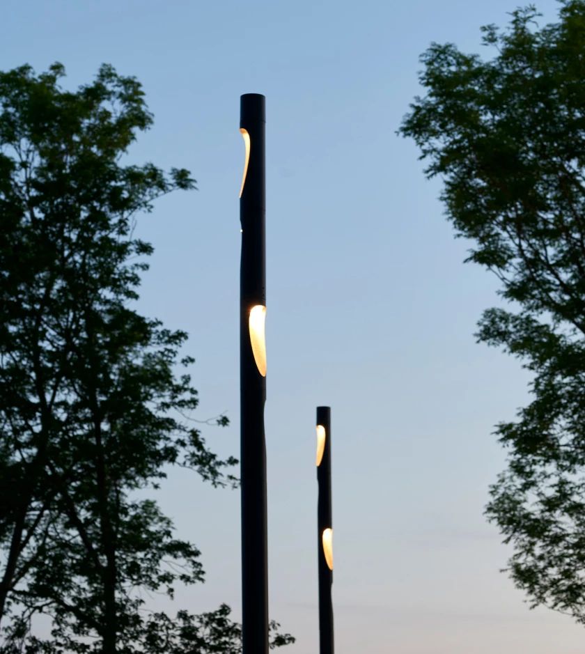 Lámpara de la plaza de Louis Poulsen Flindt 2577 Lumens Night Dim, Corten