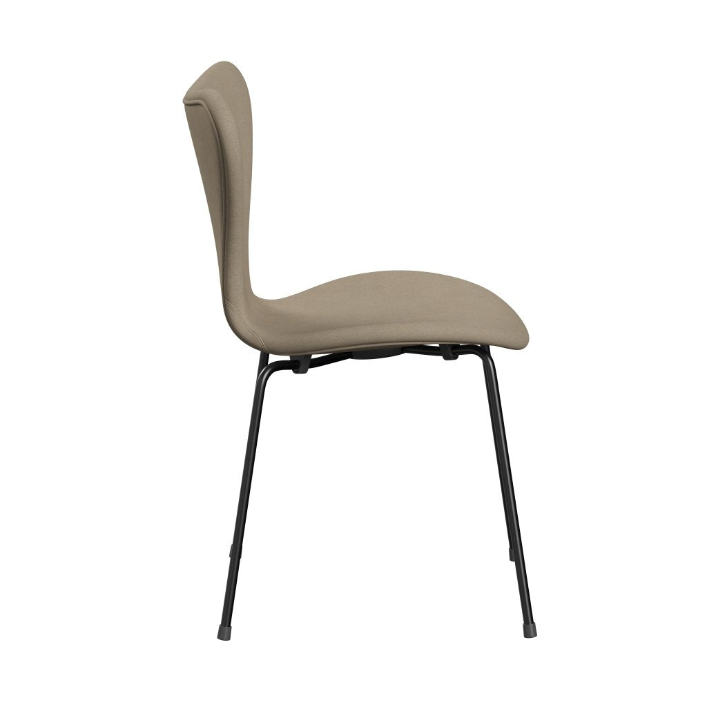 Fritz Hansen 3107 Stuhl Vollbeziegele, schwarz/divina leichte Beige