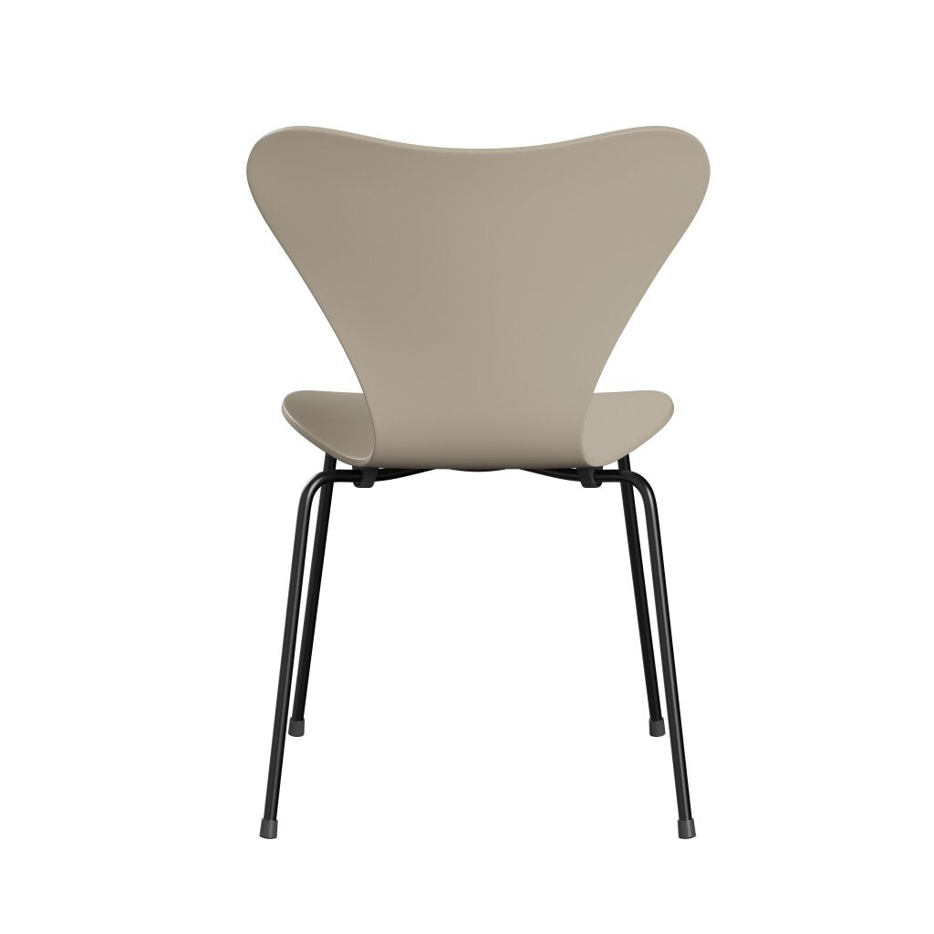 Fritz Hansen 3107 Stol Unupholstered, Black/Lacquered Light Beige