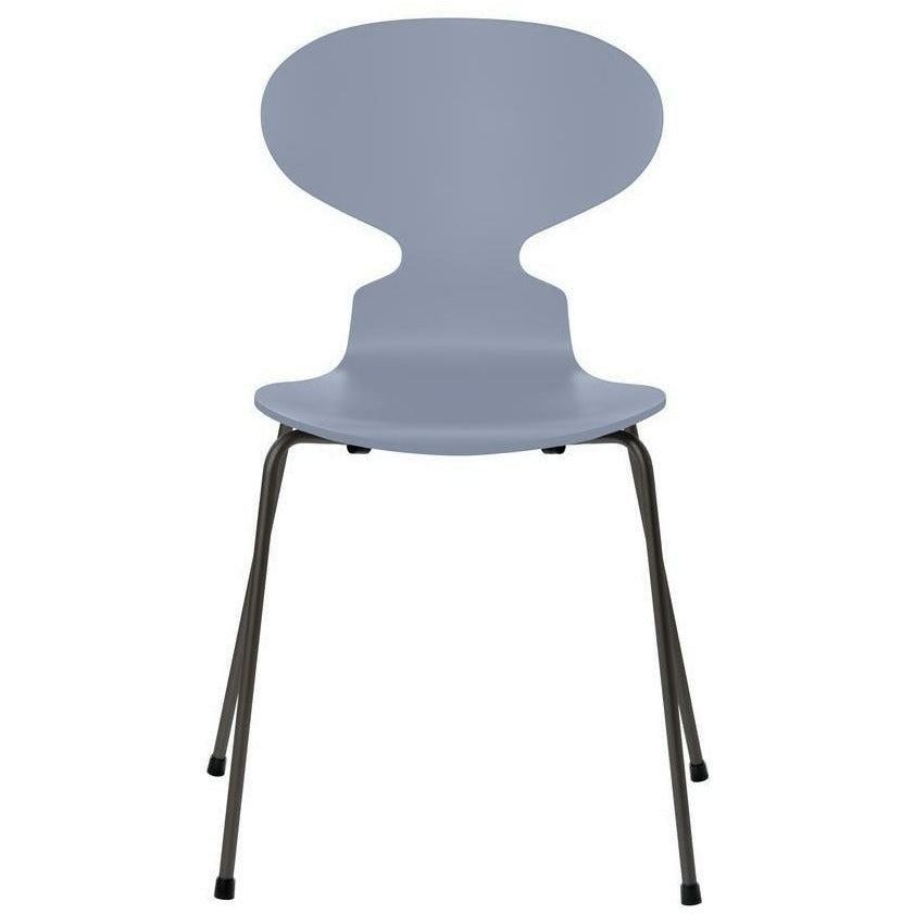 Fritz Hansen Silla de hormigas lacado en tazón azul lavanda, base de grafito caliente