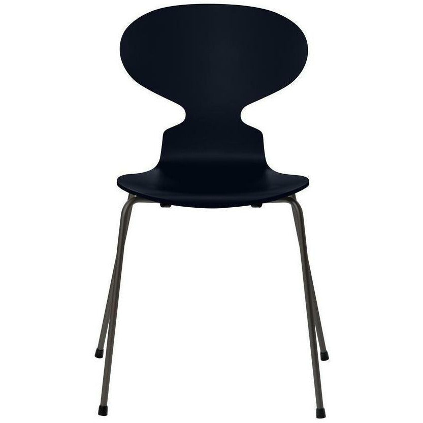 Chaise de fourmi fritz hansen laquée coque bleue de minuit, base de graphite chaud