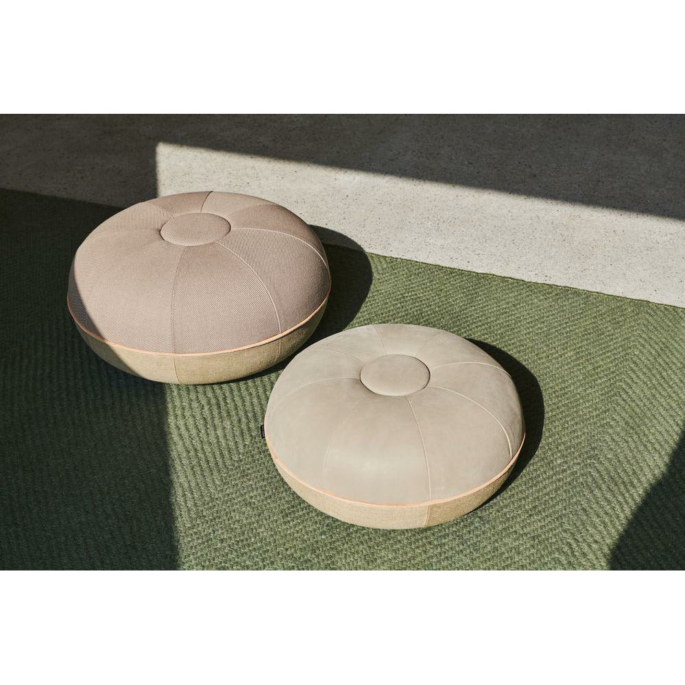 Fritz Hansen Cecilie Manz Pouf klein, hellgrau