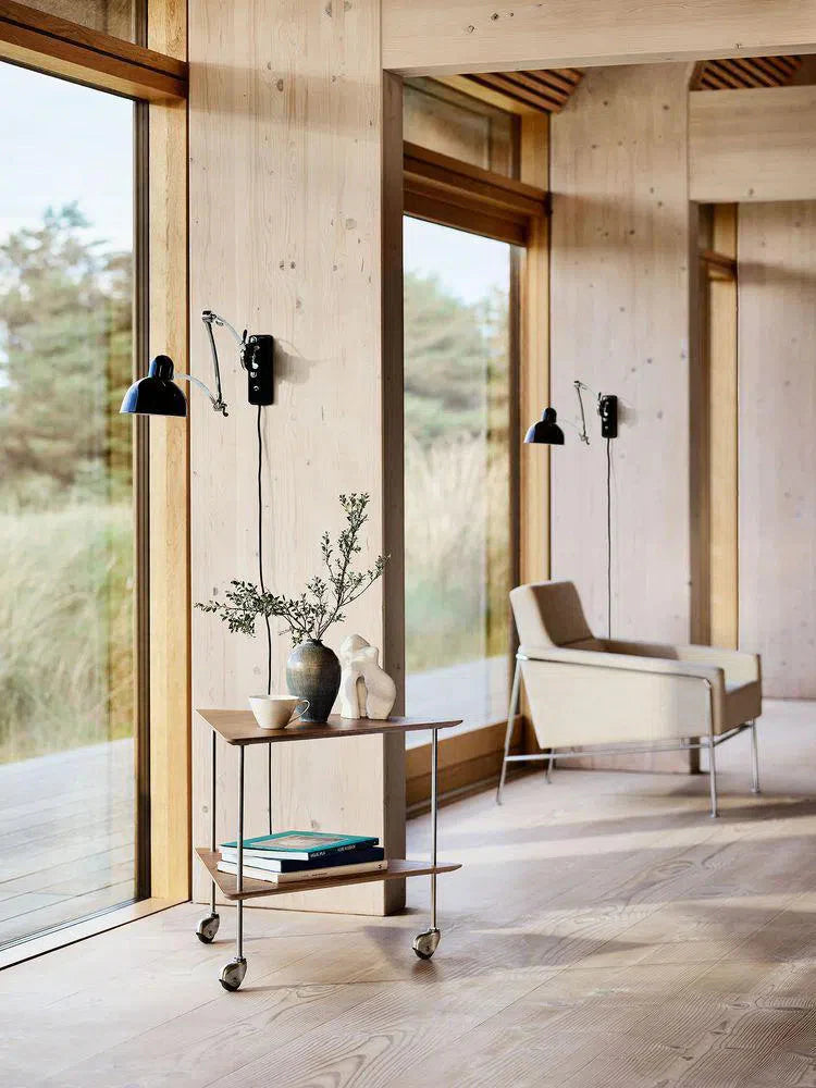 Fritz Hansen Kaiser Idell 6559 W Lámpara de pared, Matt Black/Brass