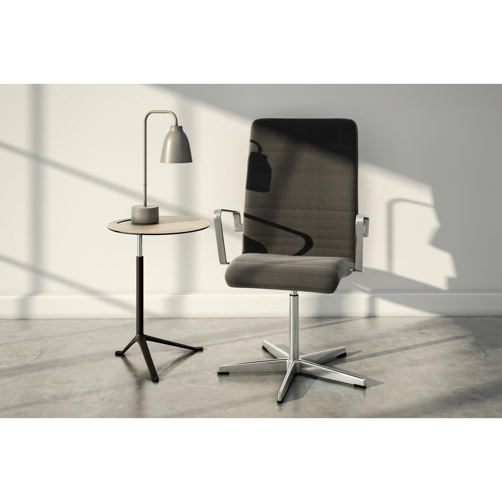 Fritz Hansen KS11 Lille ven Justerbar bord, sort pulverlukket aluminium/valnødlaminat