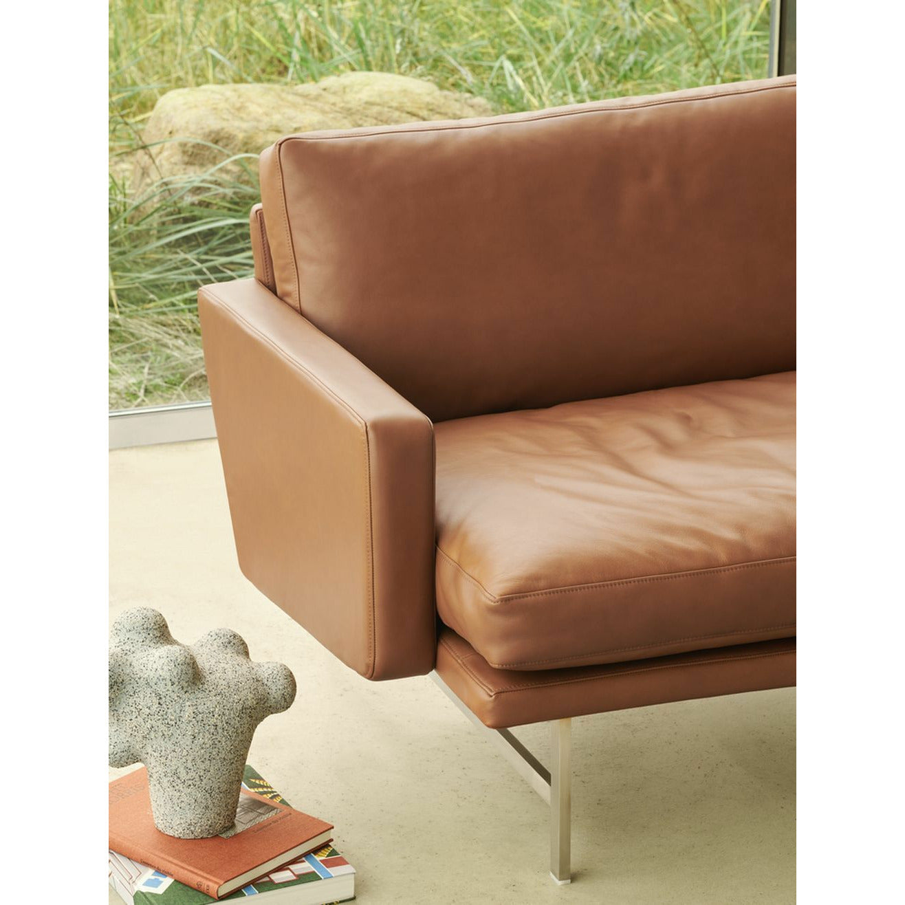 Fritz Hansen Lissoni Sofá Fabric de 2 plazas, acero inoxidable Matt Polished/Grace Walnut